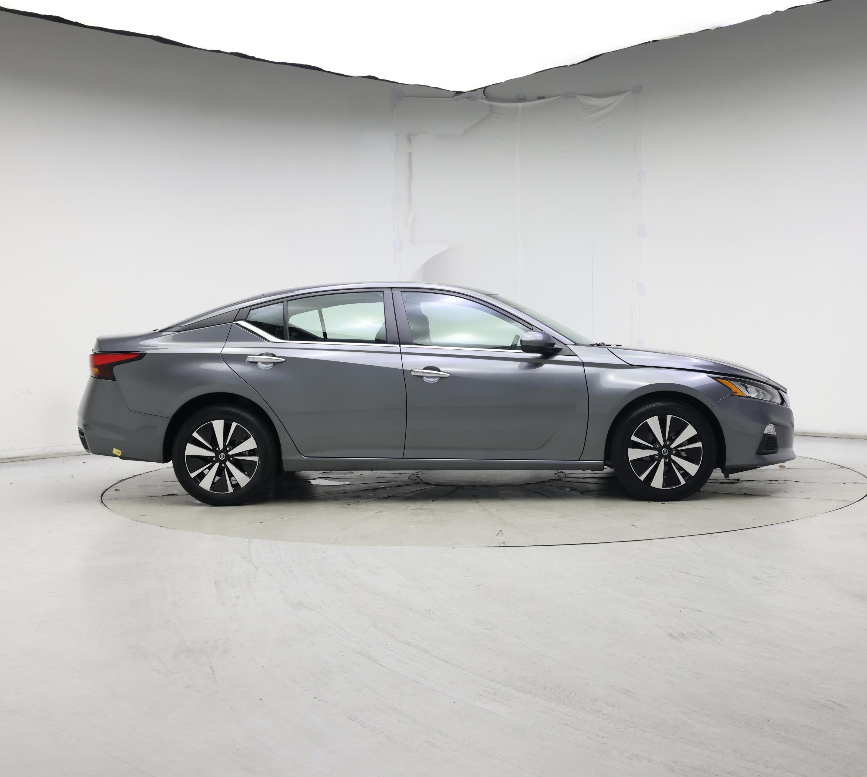 Thumbnail: 2022 Nissan Altima - 7