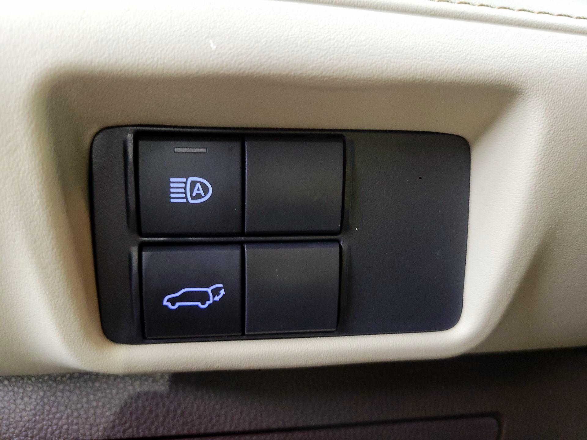 Thumbnail: 2021 Toyota Highlander - 13