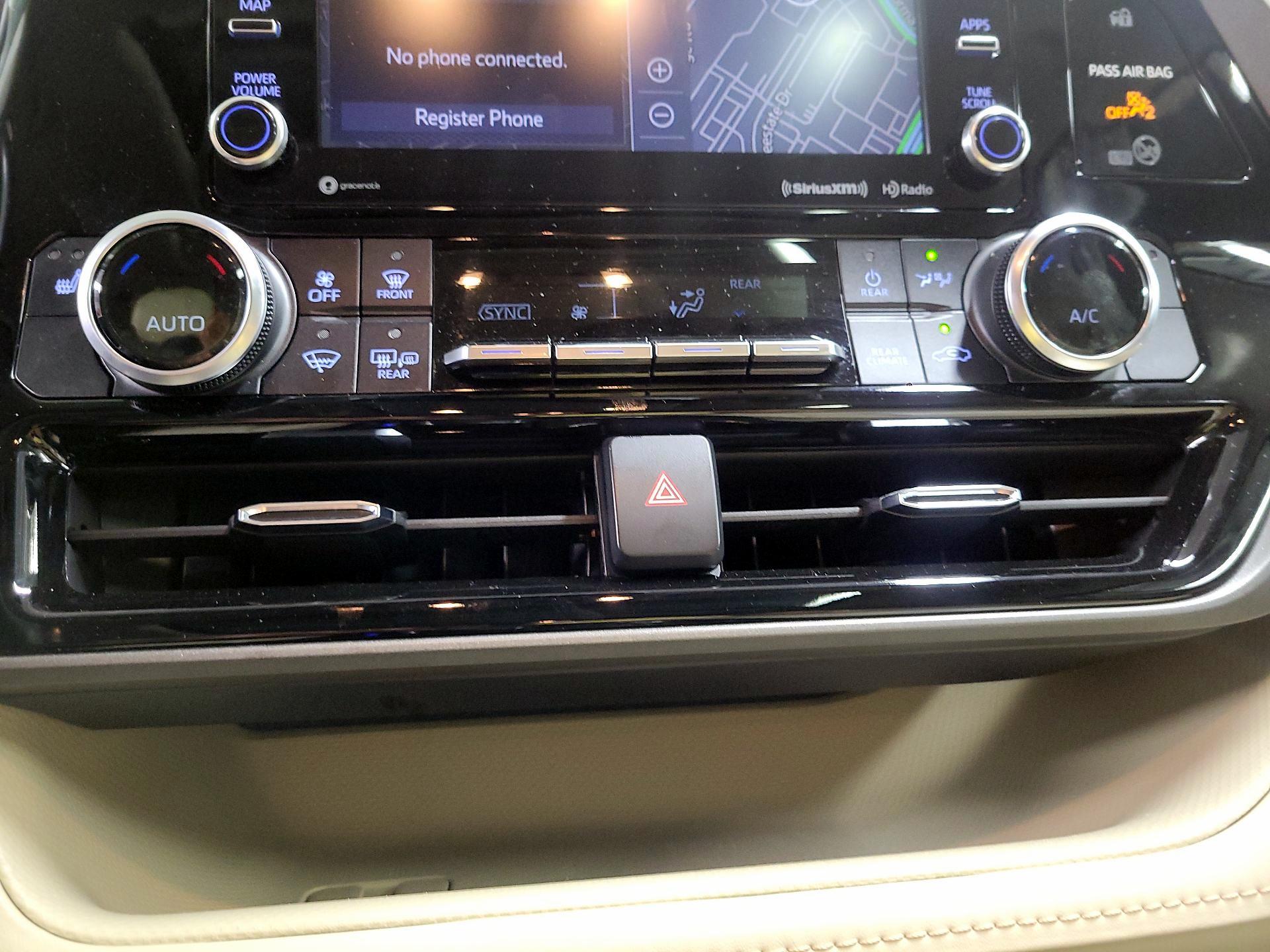 Thumbnail: 2021 Toyota Highlander - 17