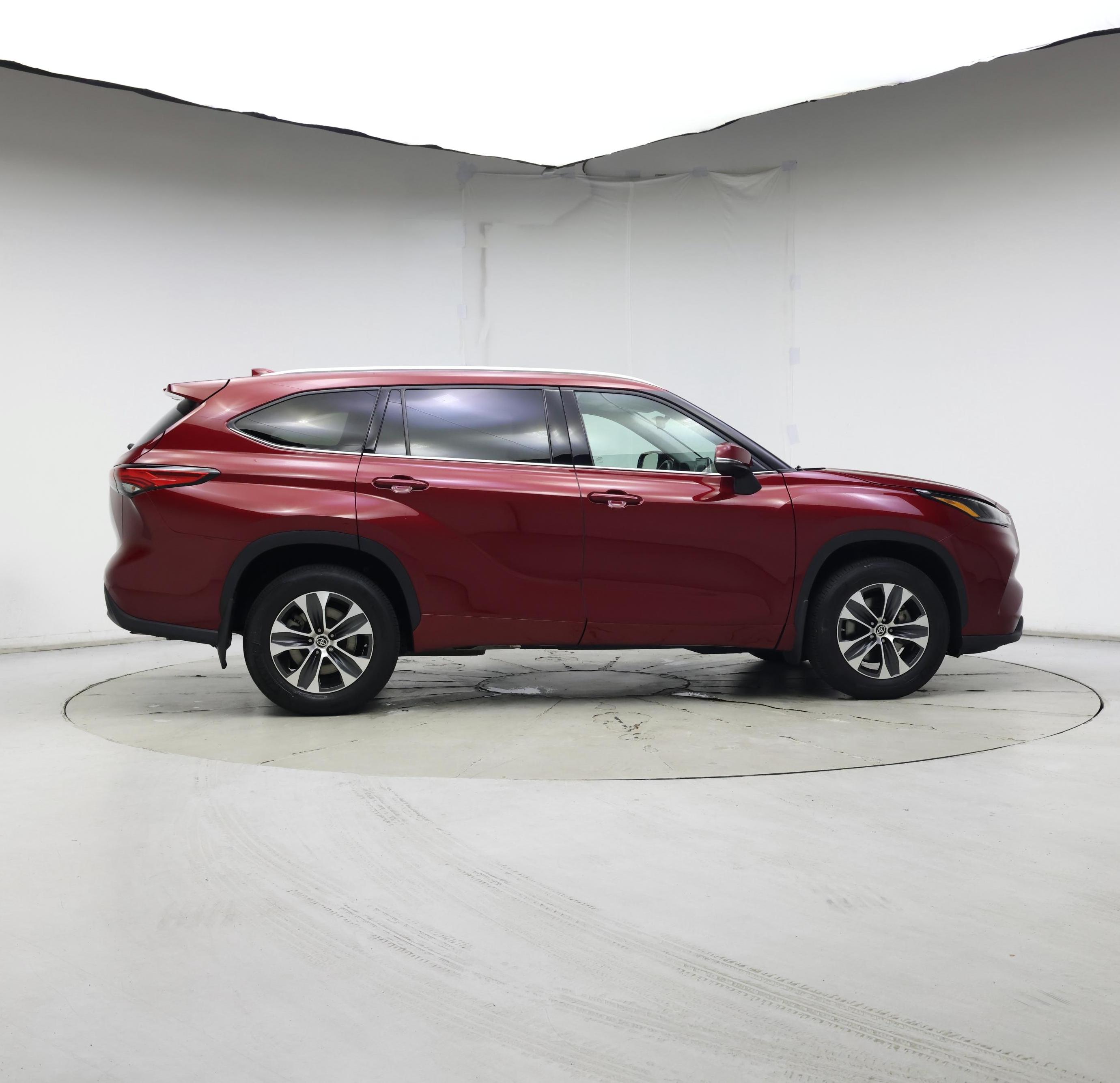 Thumbnail: 2021 Toyota Highlander - 7