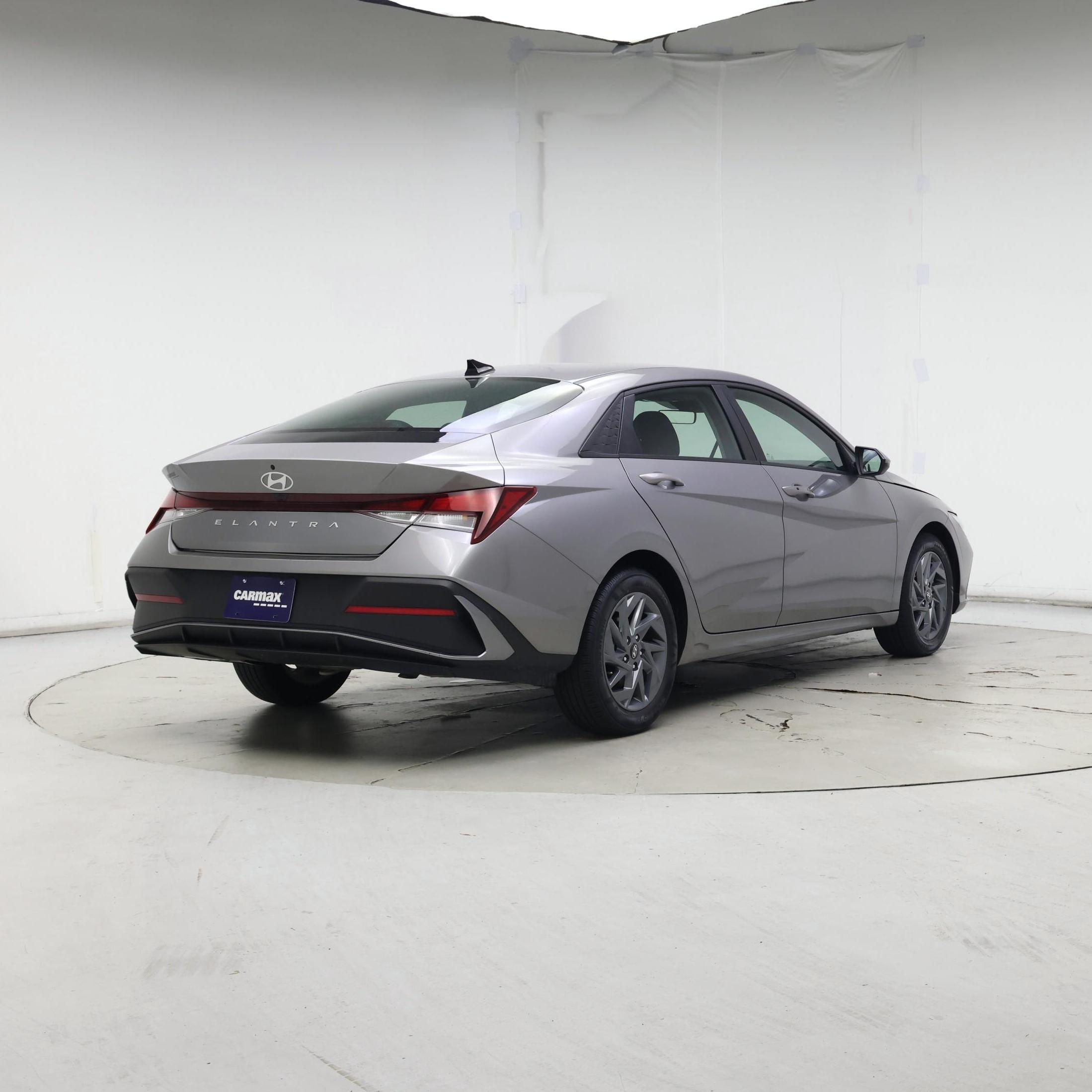 Thumbnail: 2024 Hyundai Elantra - 8
