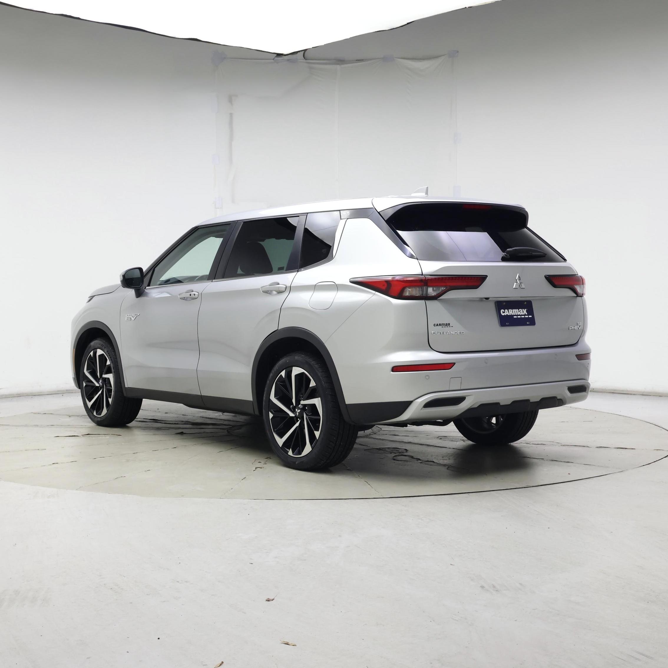 Thumbnail: 2023 Mitsubishi Outlander - 2