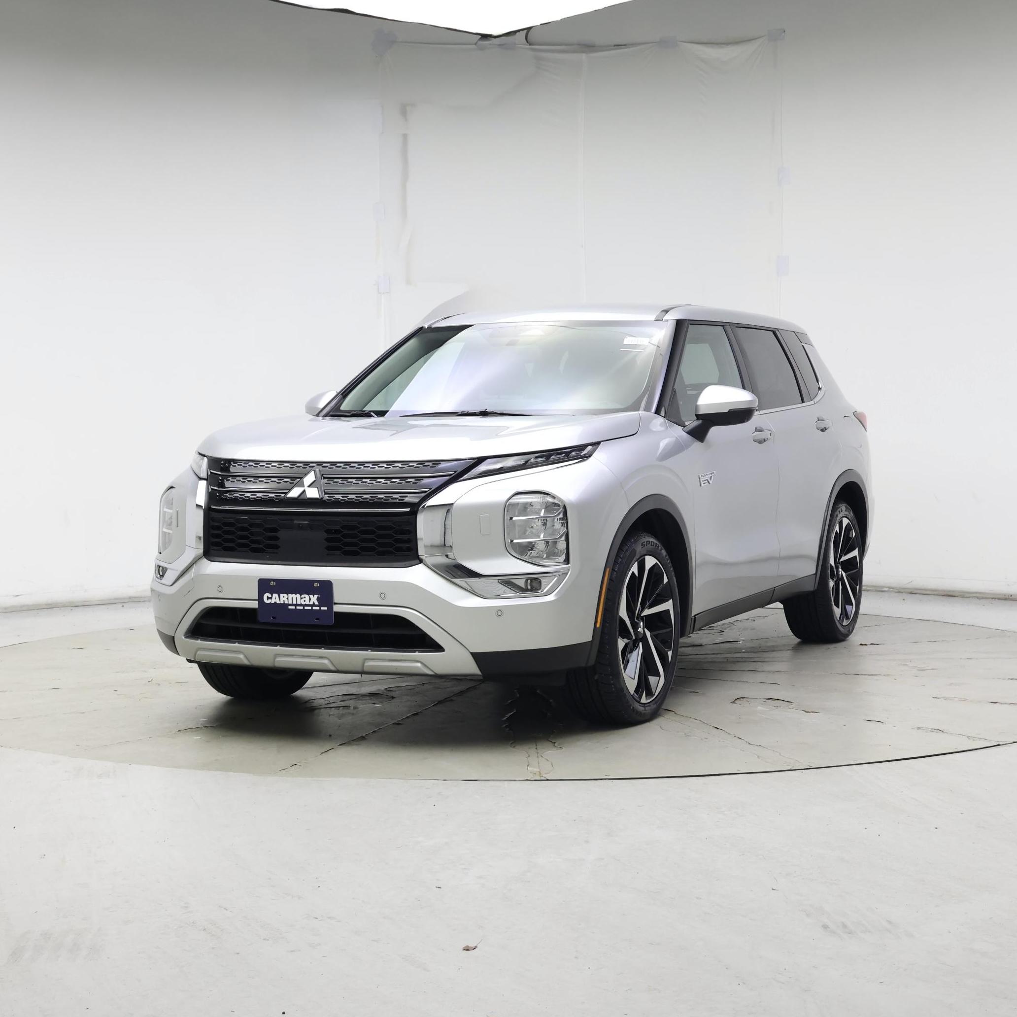 Thumbnail: 2023 Mitsubishi Outlander - 4