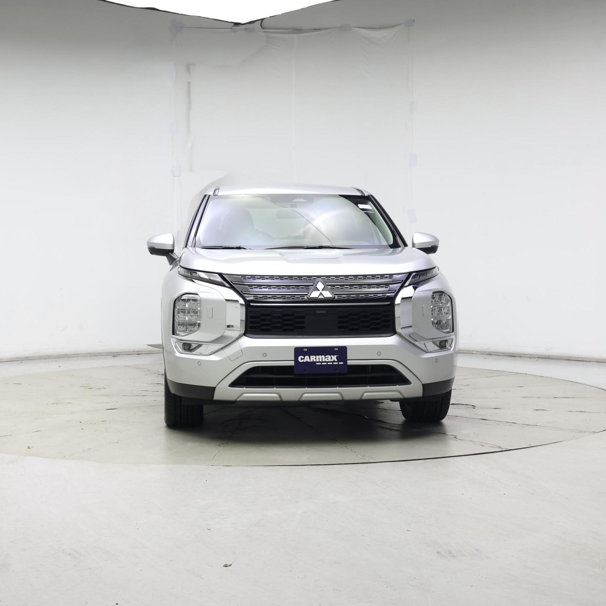 Thumbnail: 2023 Mitsubishi Outlander - 5