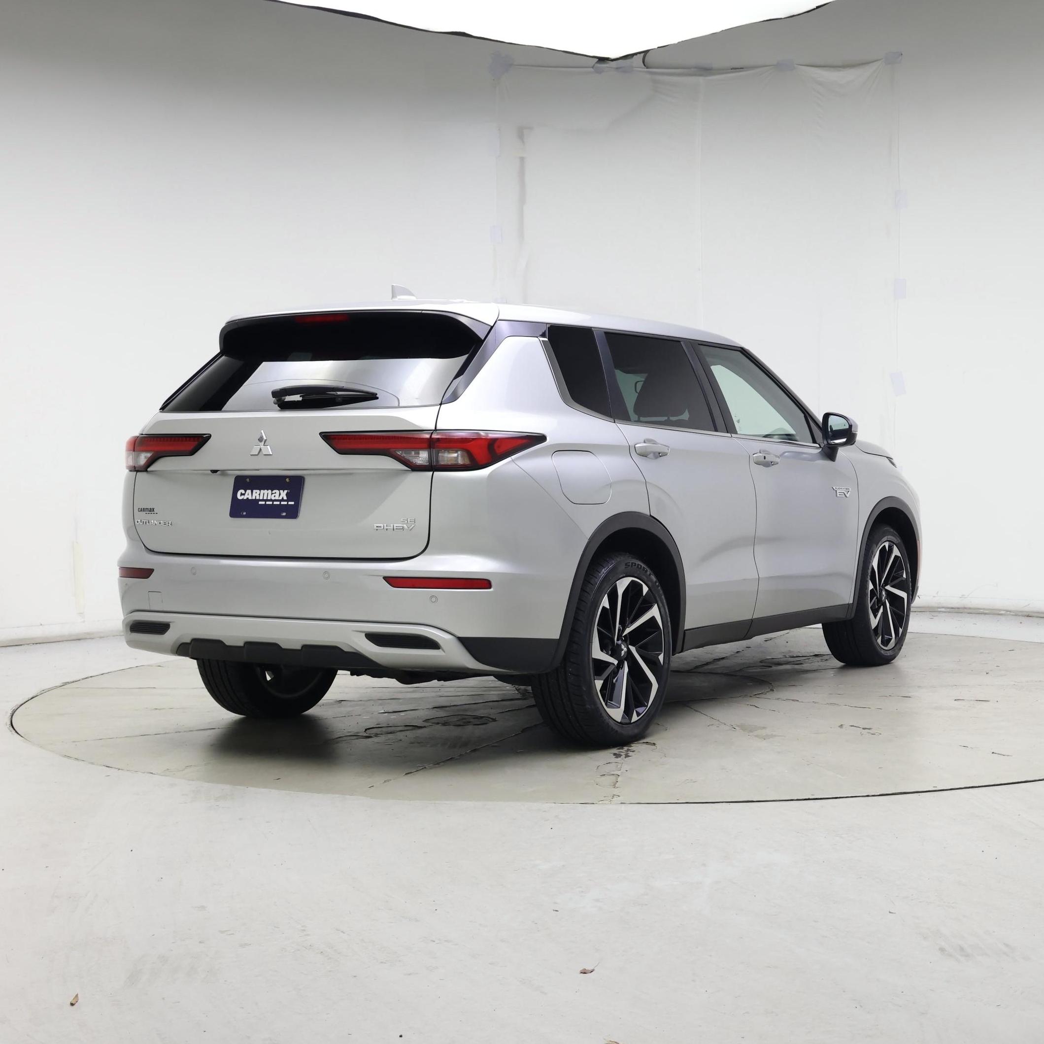 Thumbnail: 2023 Mitsubishi Outlander - 8