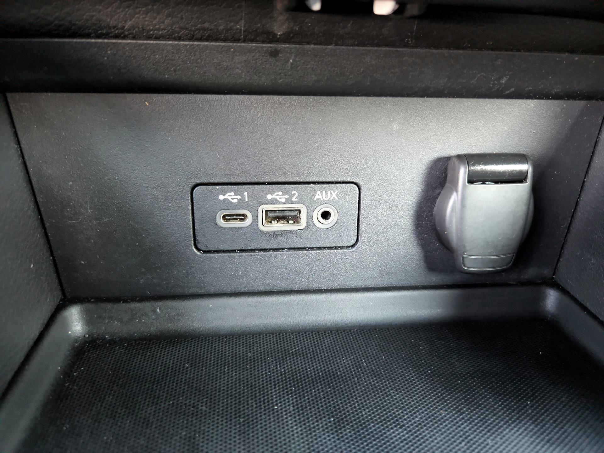 Thumbnail: 2022 Nissan Sentra - 16