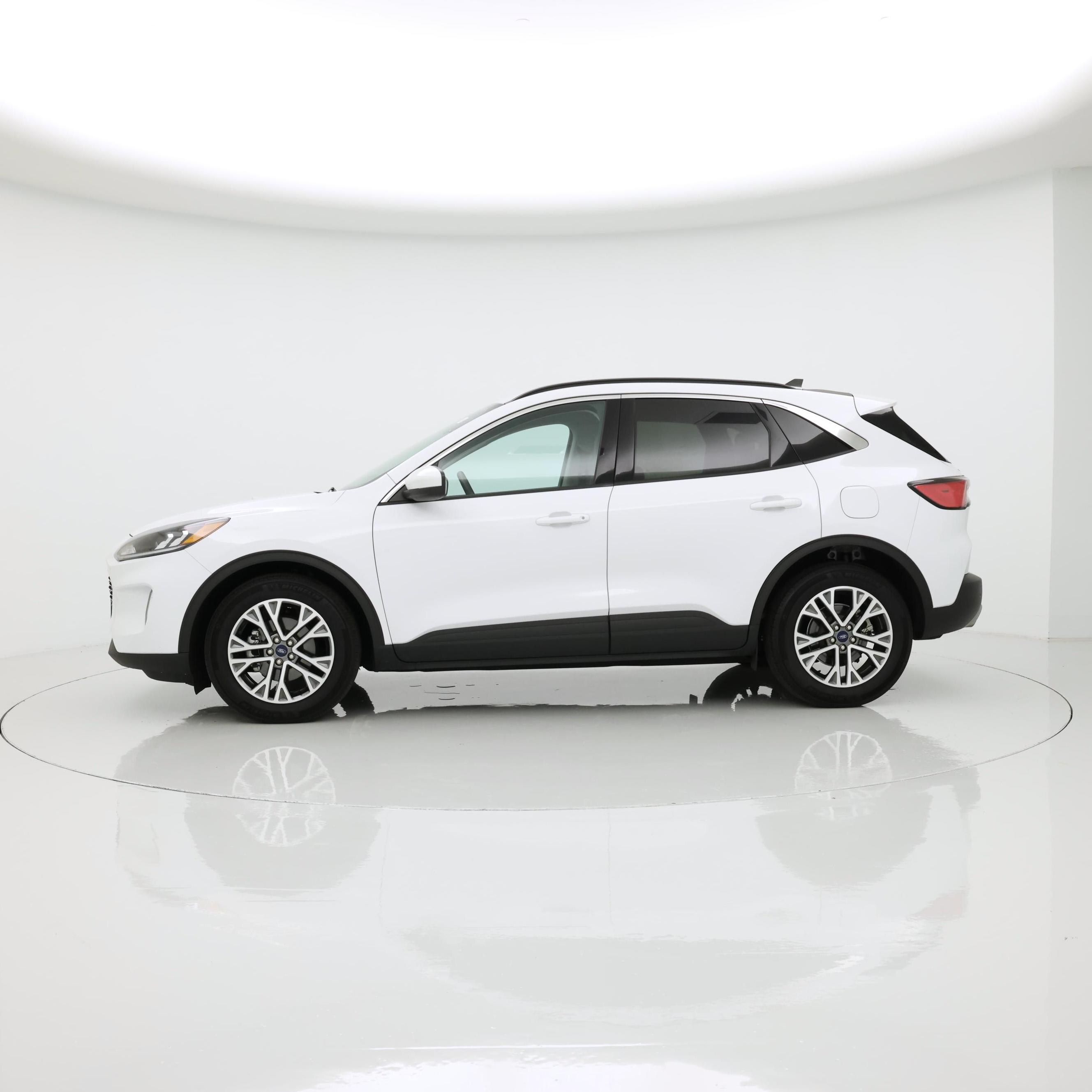 Thumbnail: 2021 Ford Escape - 3