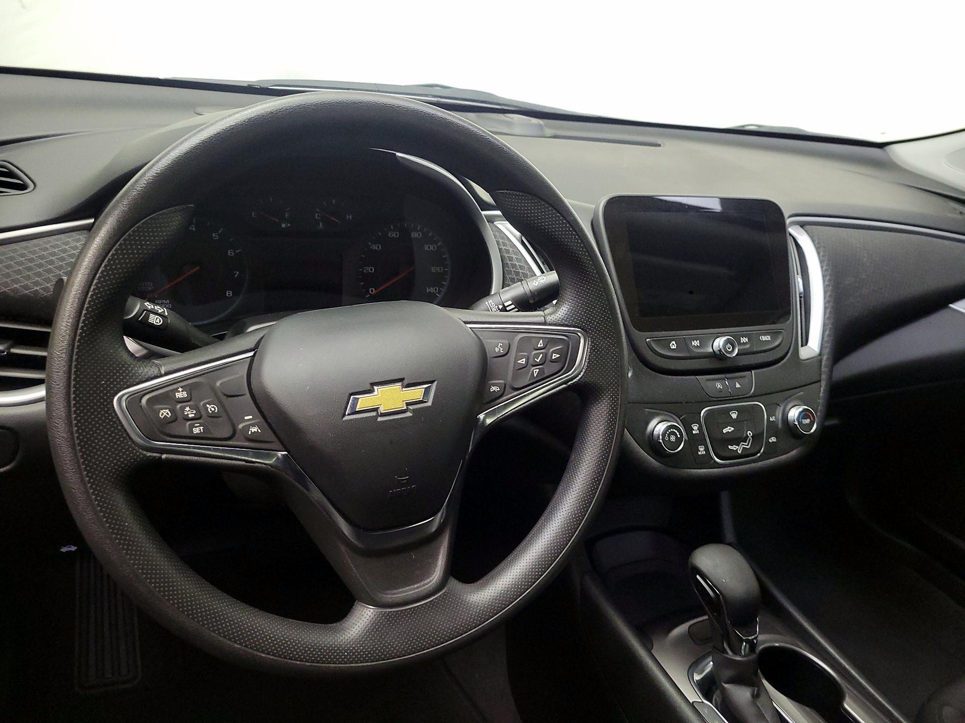 Thumbnail: 2023 Chevrolet Malibu - 10