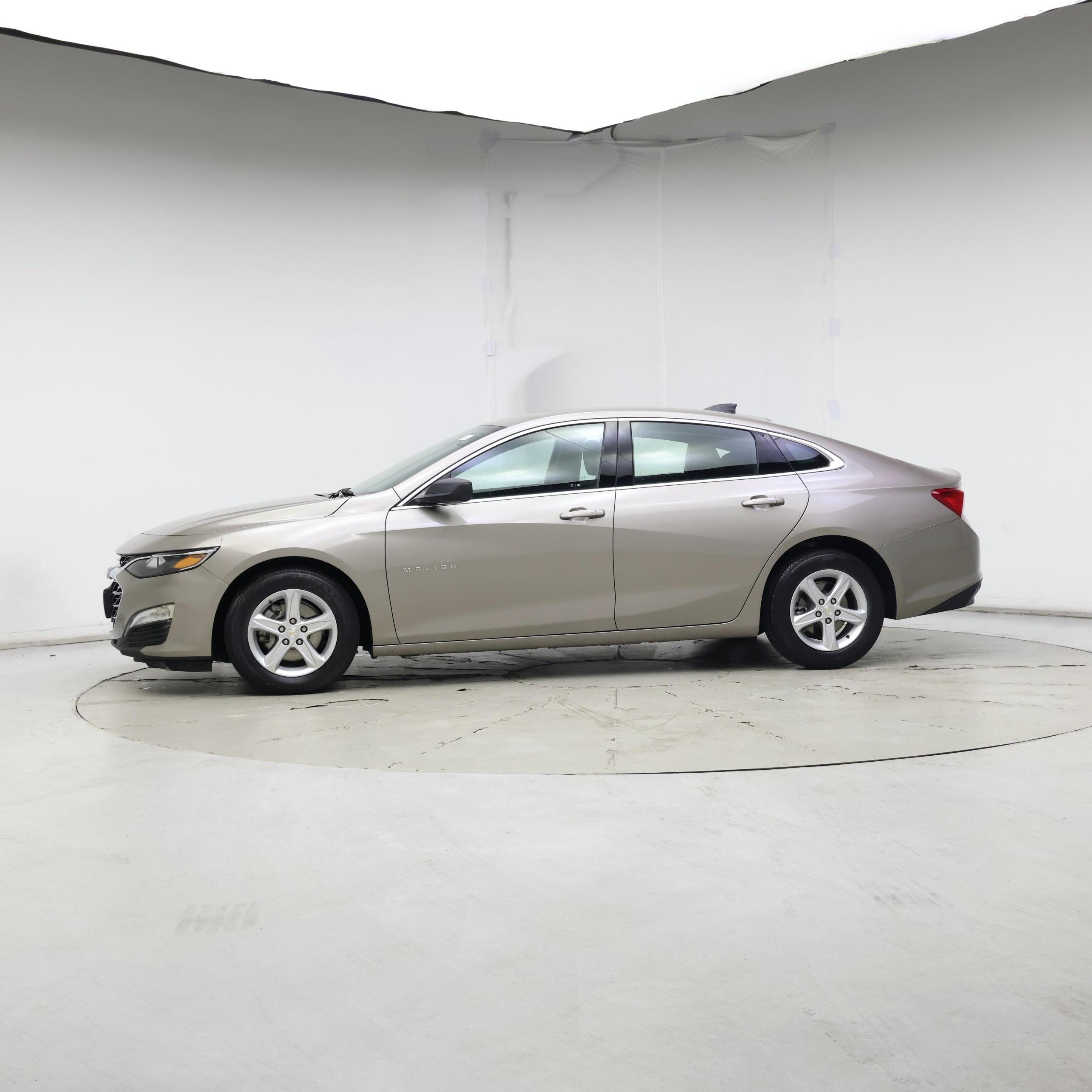 Thumbnail: 2023 Chevrolet Malibu - 3