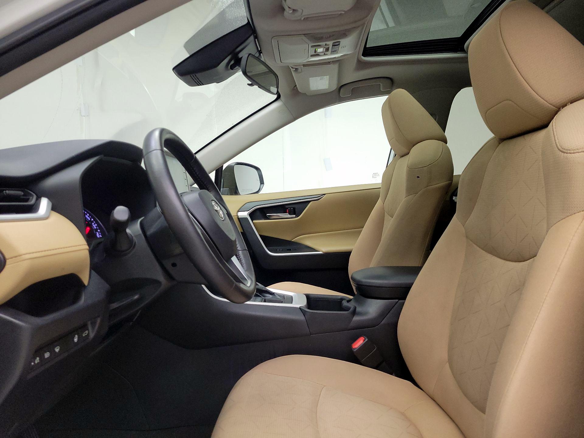 Thumbnail: 2022 Toyota RAV4 - 11