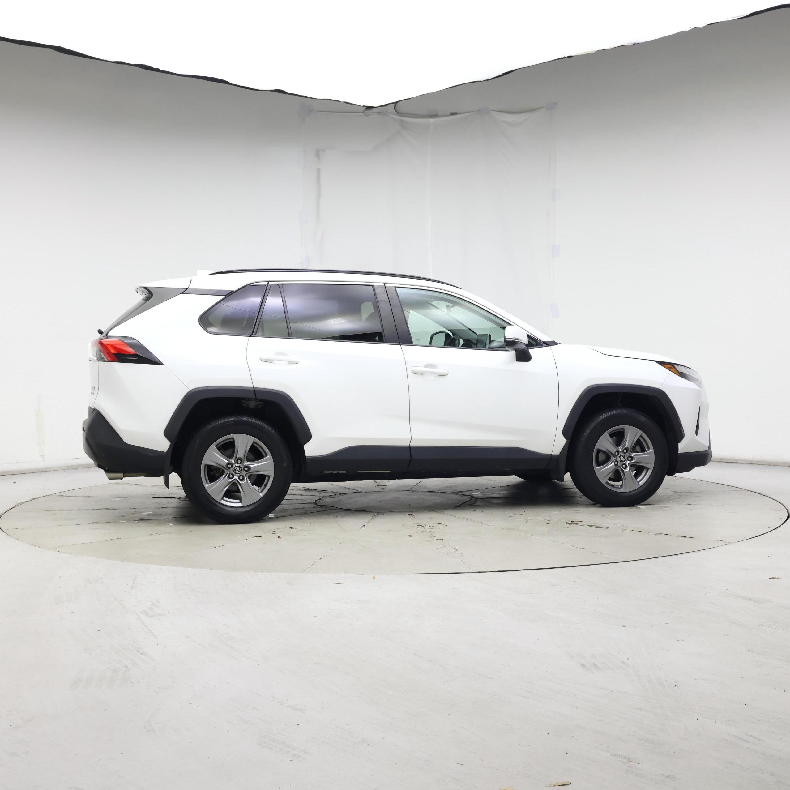 Thumbnail: 2022 Toyota RAV4 - 7