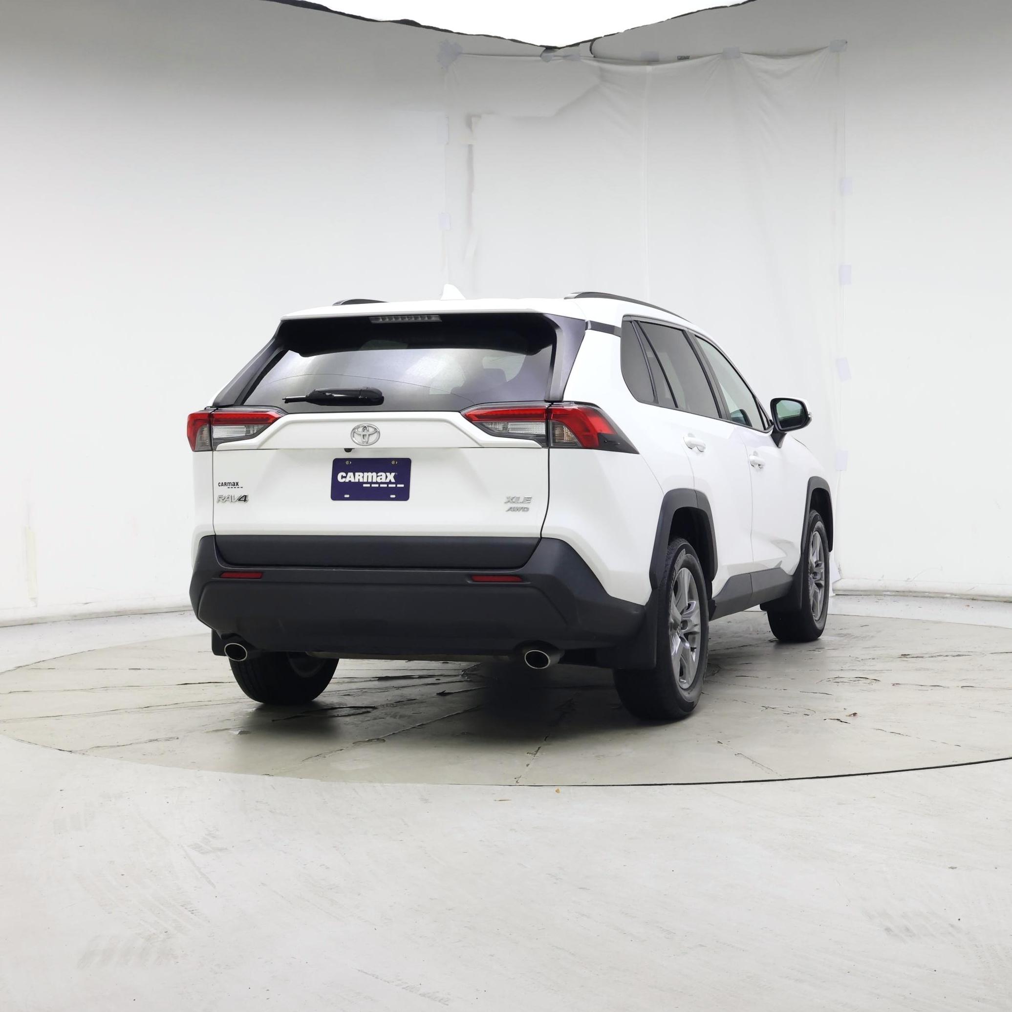 Thumbnail: 2022 Toyota RAV4 - 8