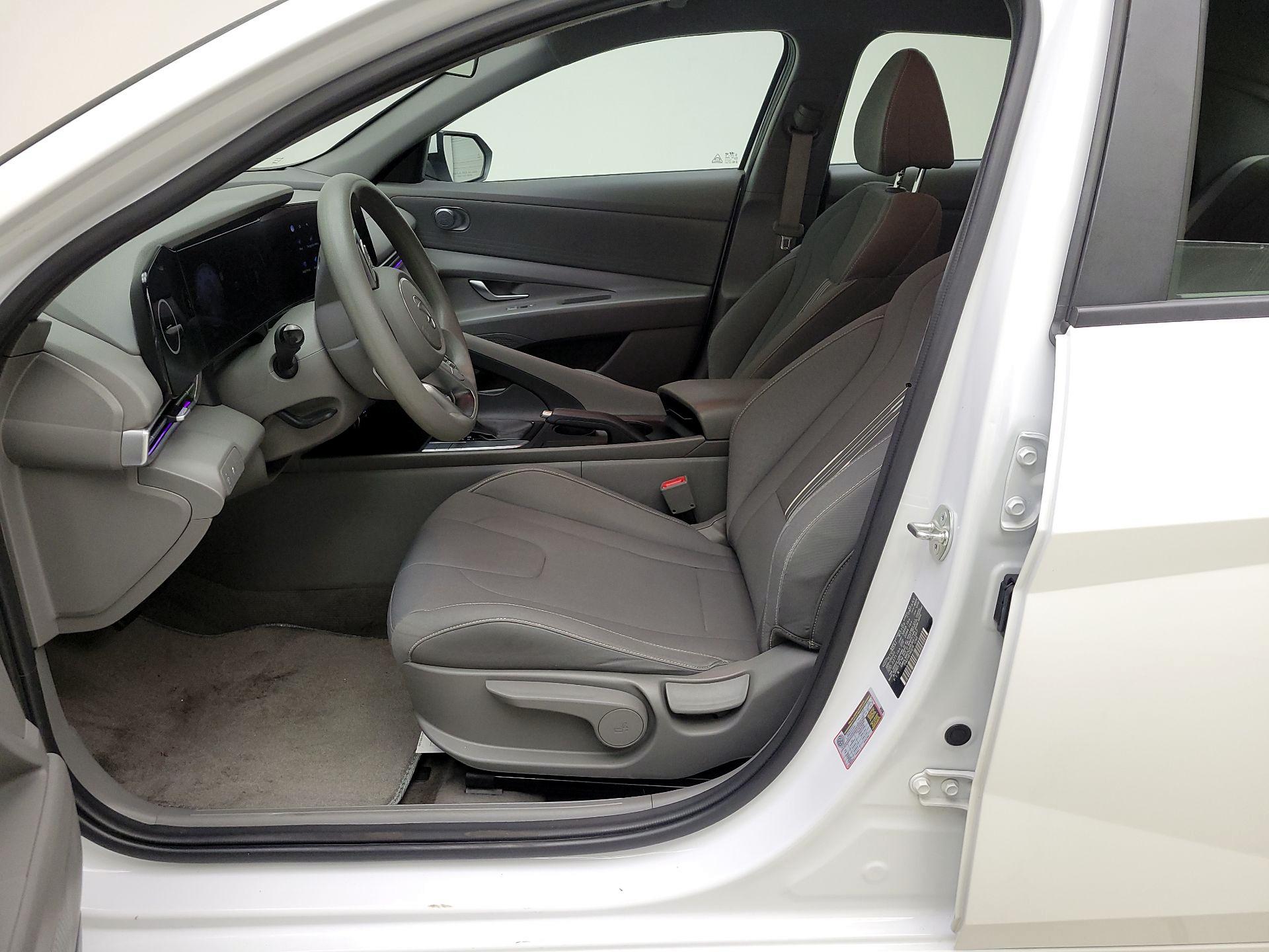 Thumbnail: 2024 Hyundai Elantra - 11