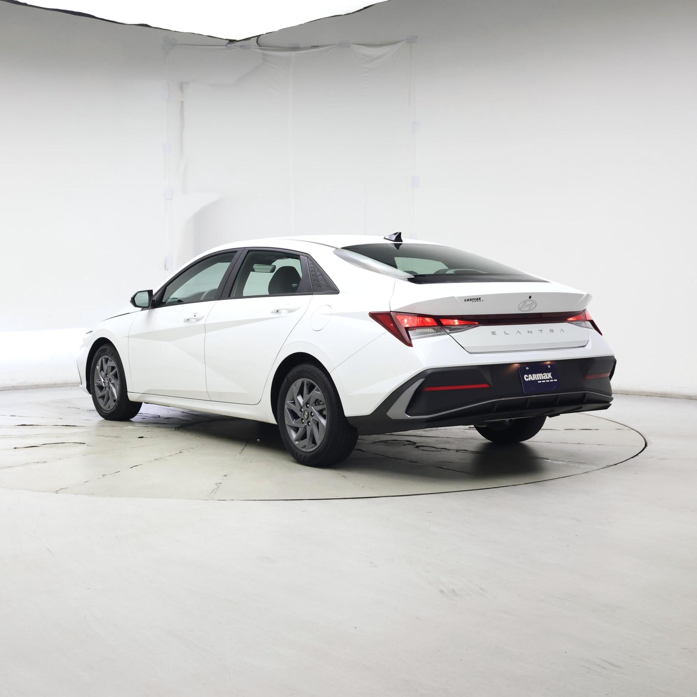 Thumbnail: 2024 Hyundai Elantra - 2