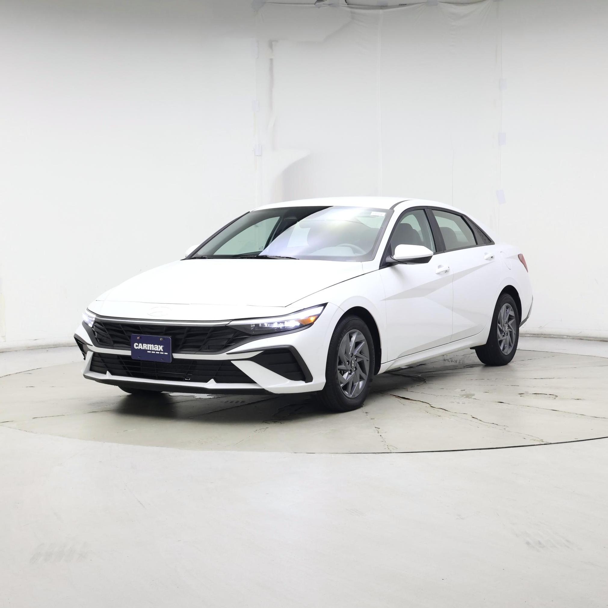 Thumbnail: 2024 Hyundai Elantra - 4