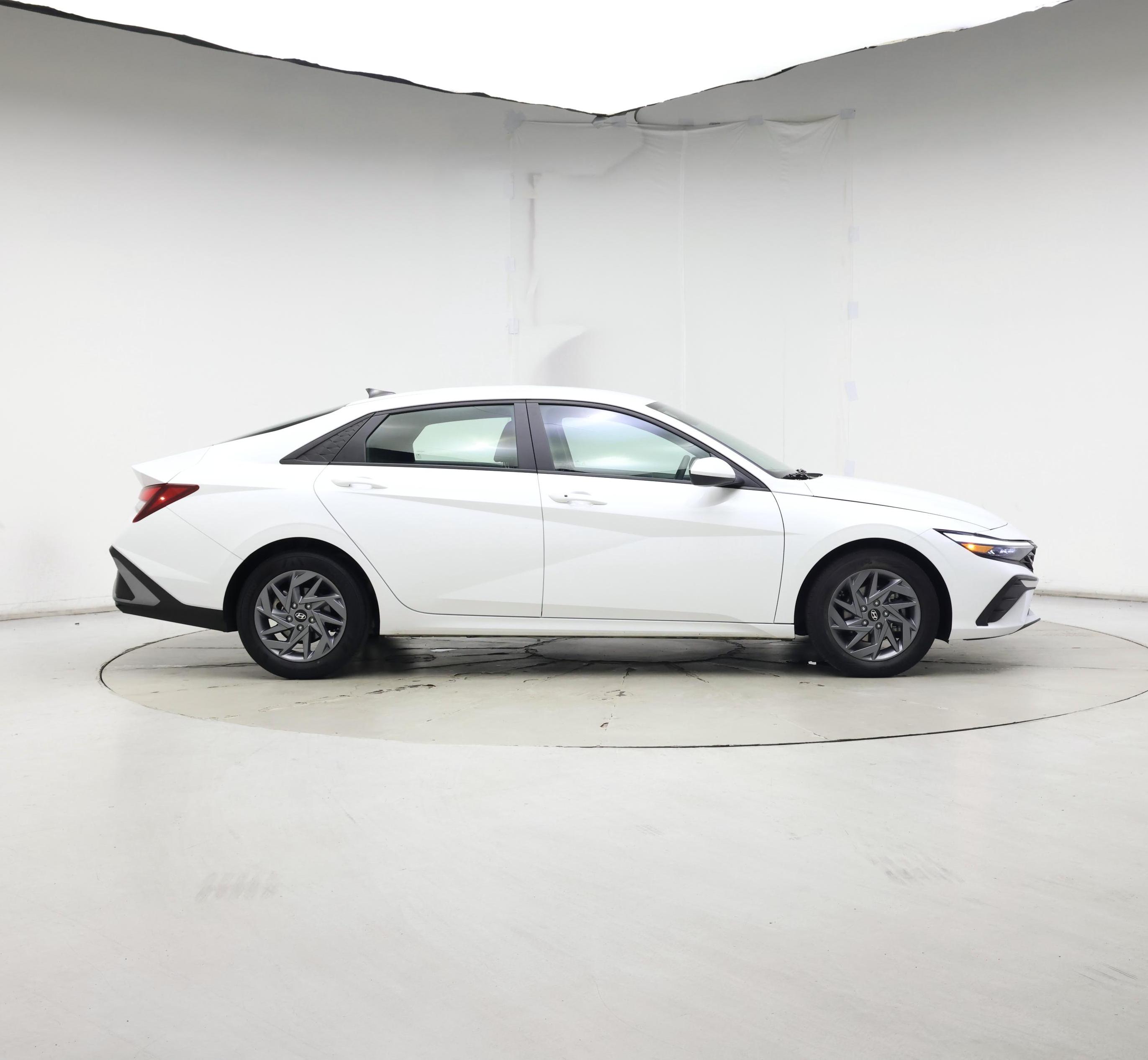 Thumbnail: 2024 Hyundai Elantra - 7