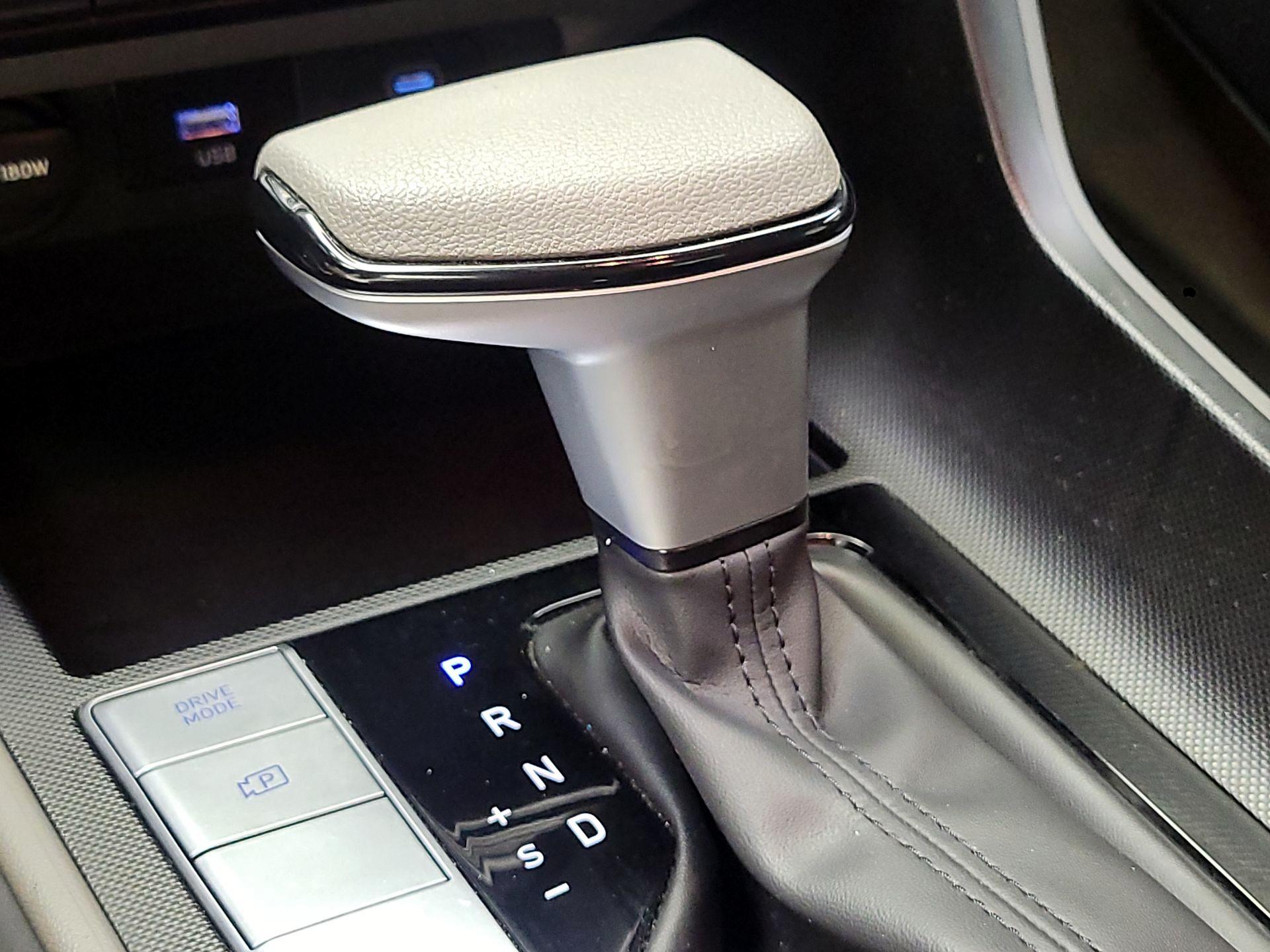 Thumbnail: 2024 Hyundai Elantra - 18