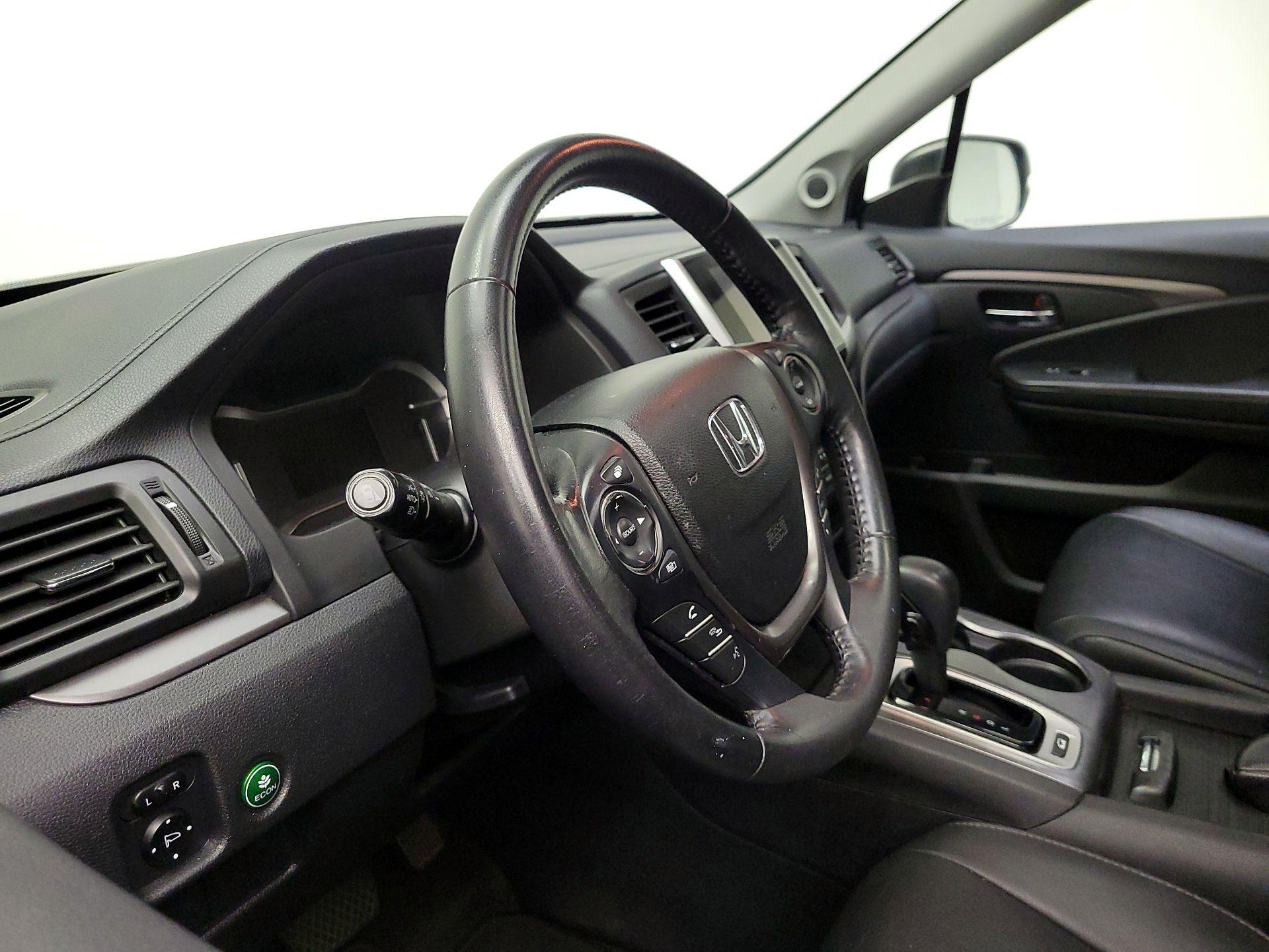 Thumbnail: 2018 Honda Pilot - 9