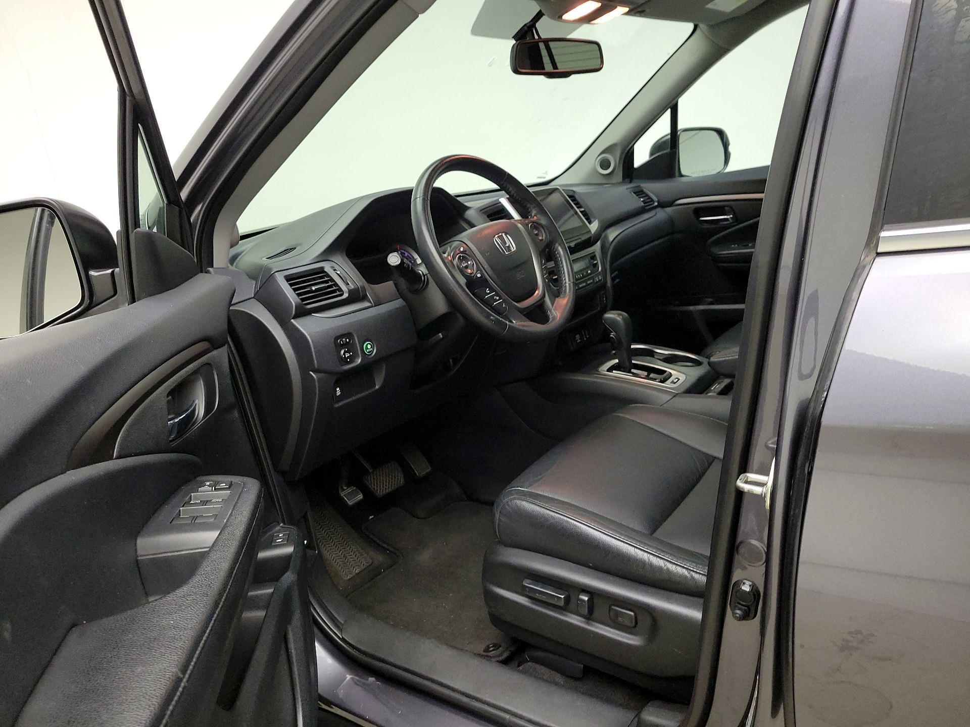 Thumbnail: 2018 Honda Pilot - 11