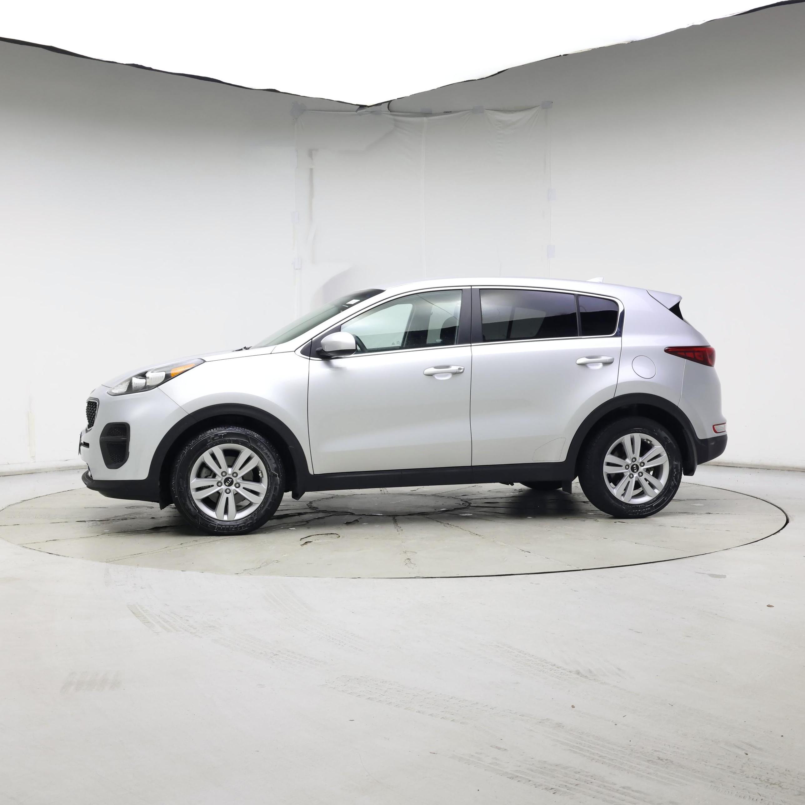 Thumbnail: 2017 Kia Sportage - 3