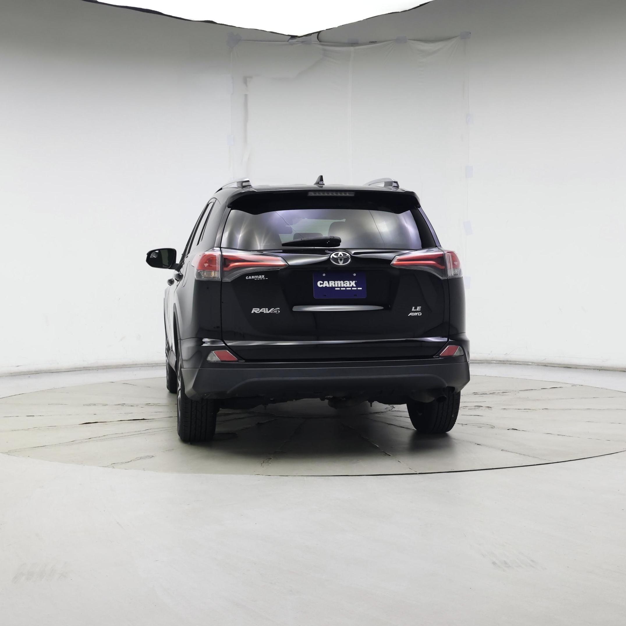 Thumbnail: 2017 Toyota RAV4 - 6