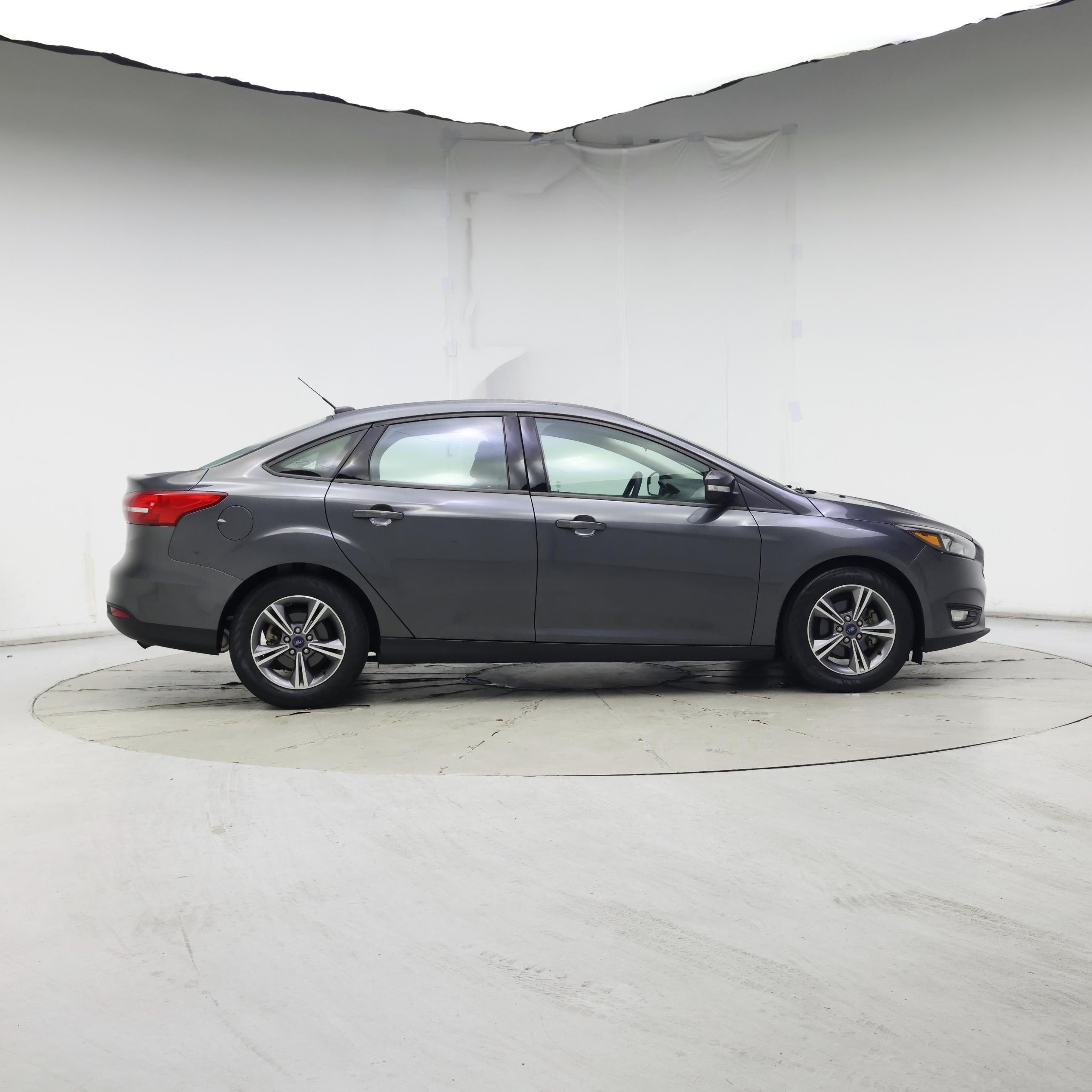 Thumbnail: 2017 Ford Focus - 7