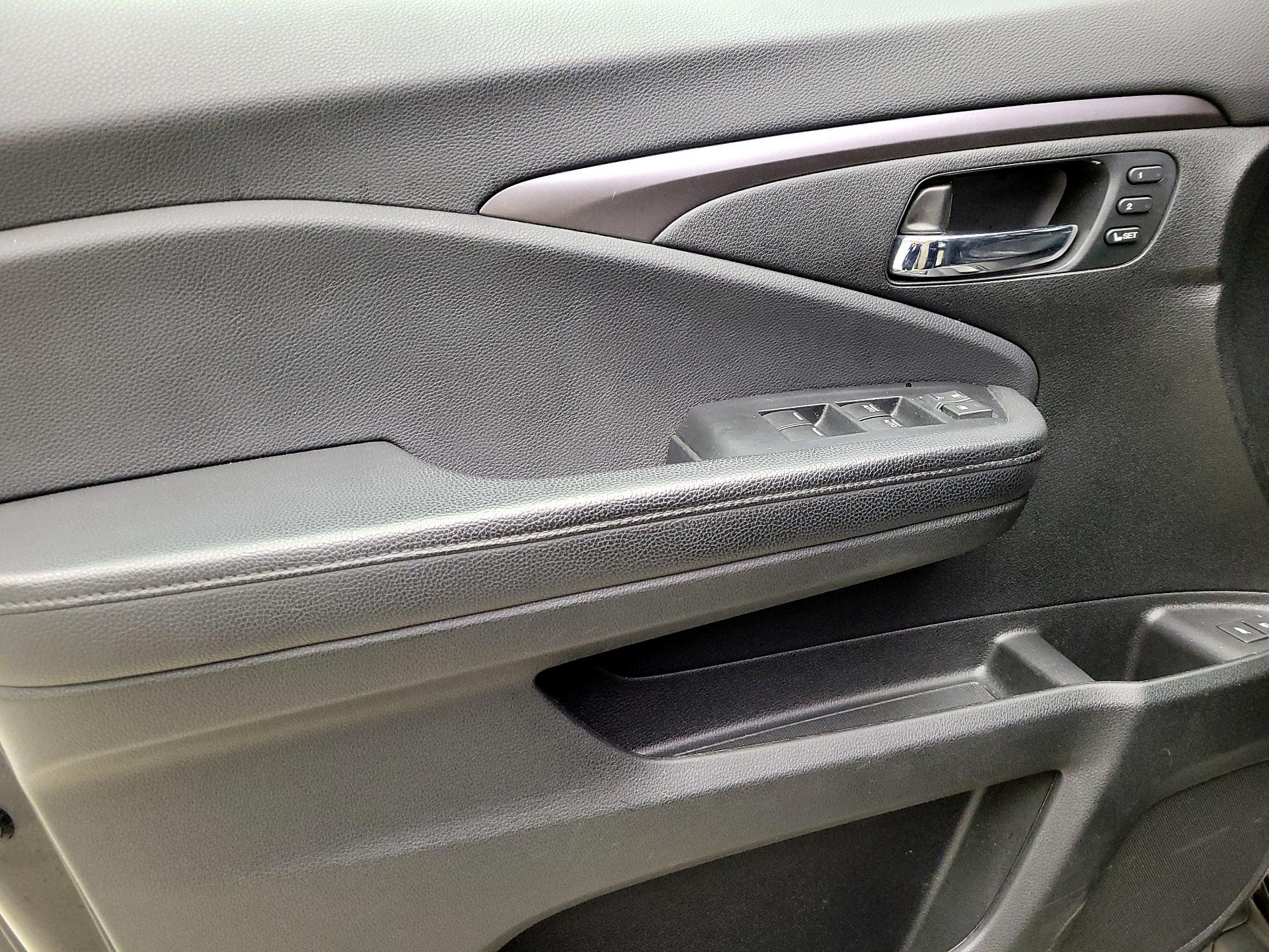 Thumbnail: 2021 Honda Pilot - 12