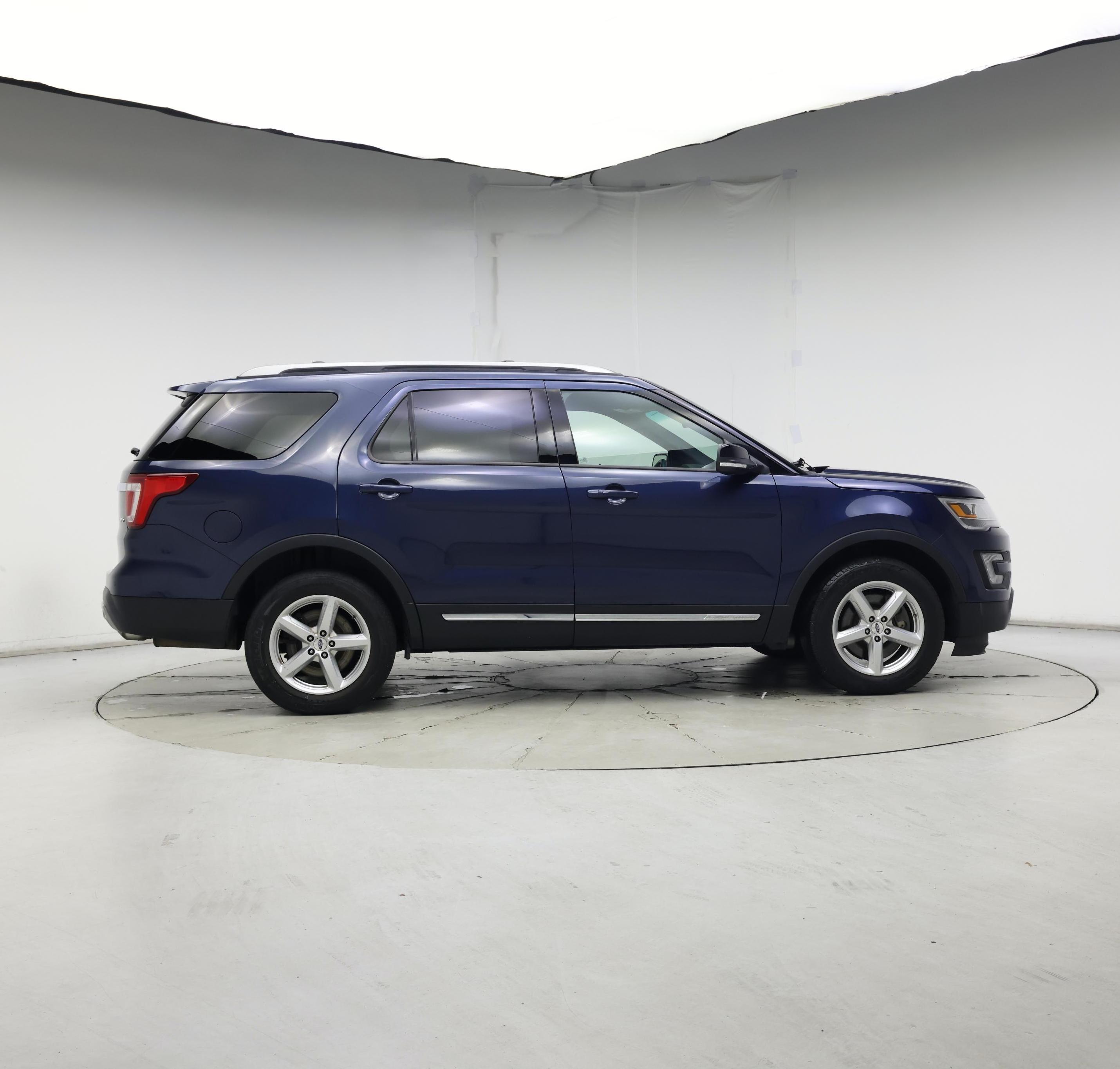 Thumbnail: 2017 Ford Explorer - 7