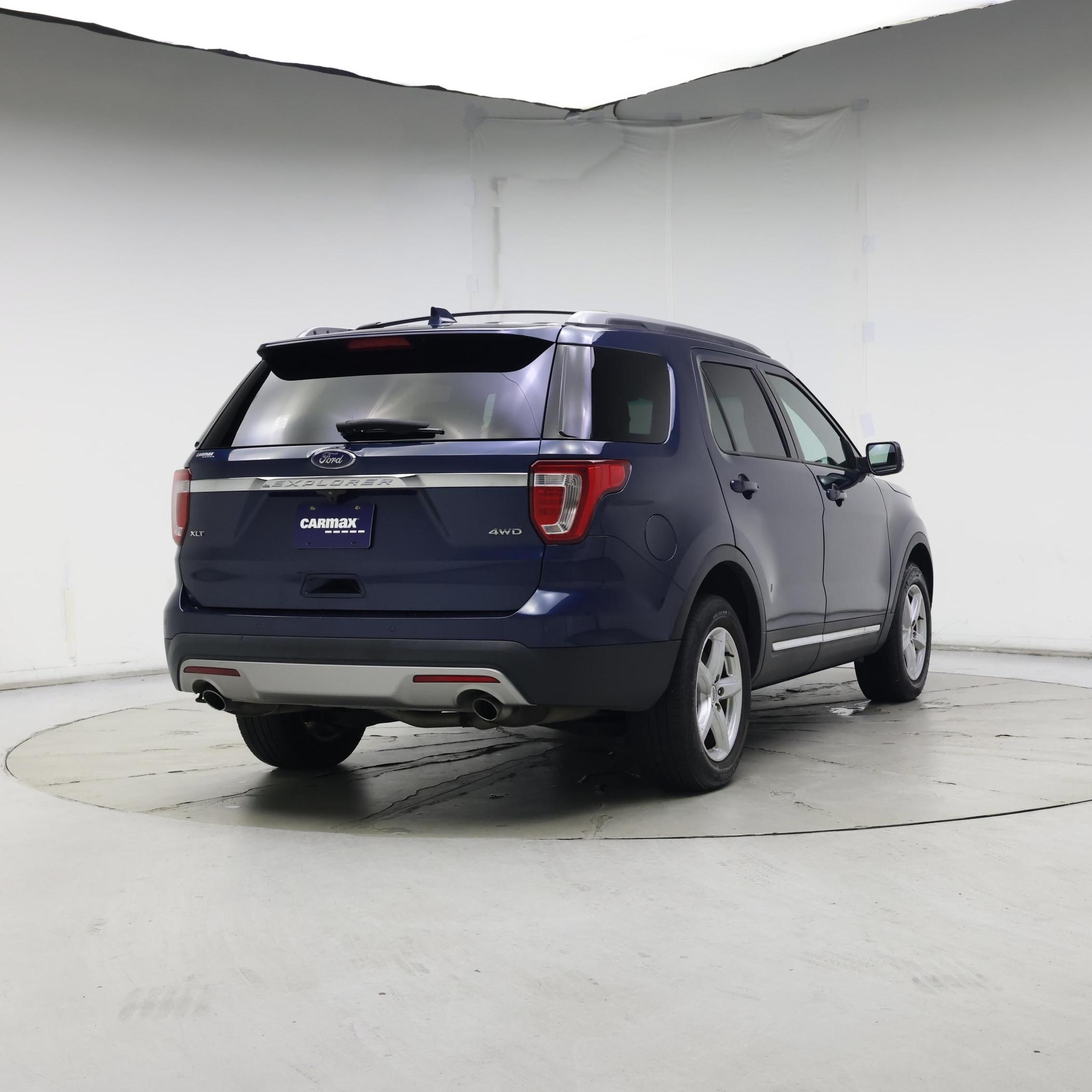Thumbnail: 2017 Ford Explorer - 8