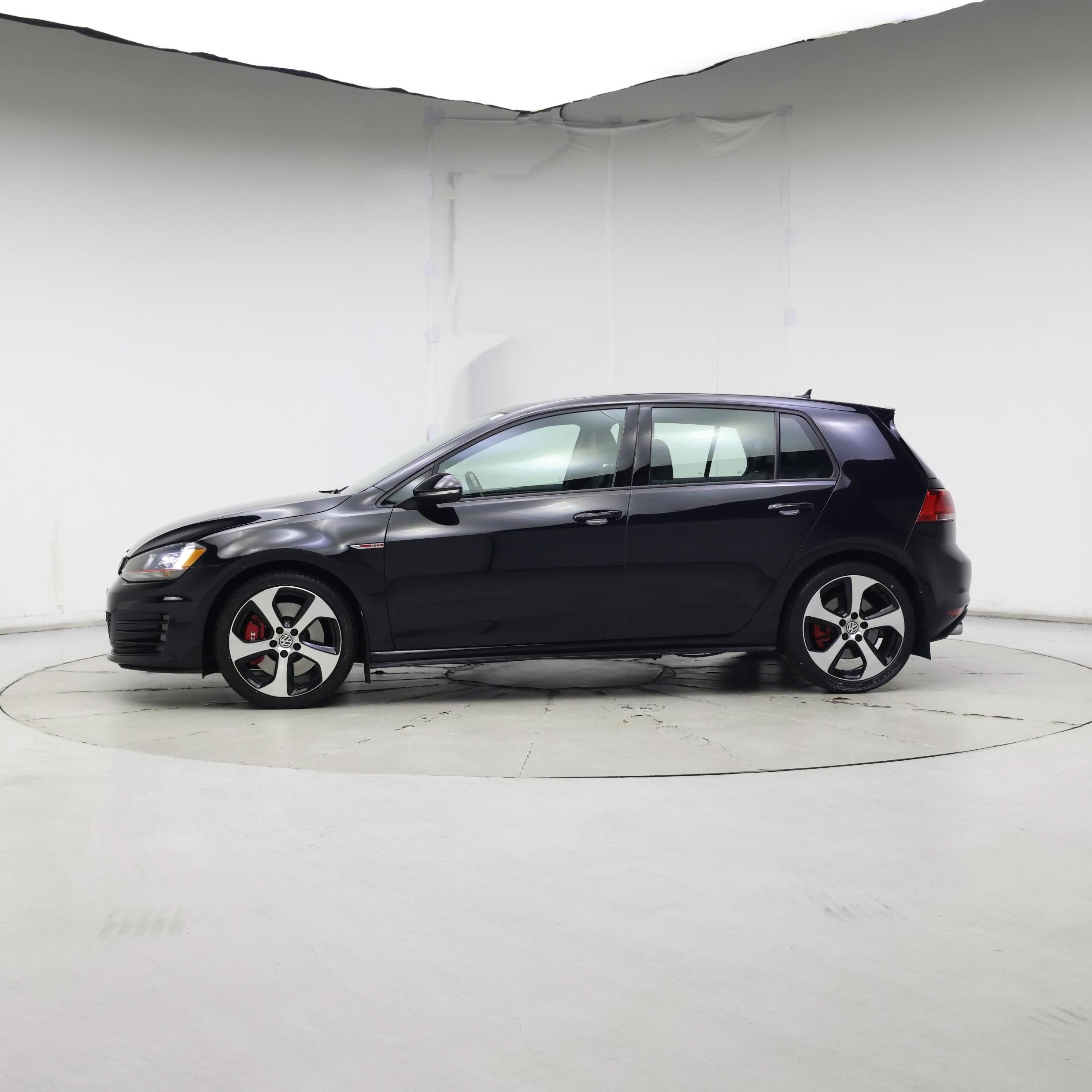Thumbnail: 2016 Volkswagen Golf - 3