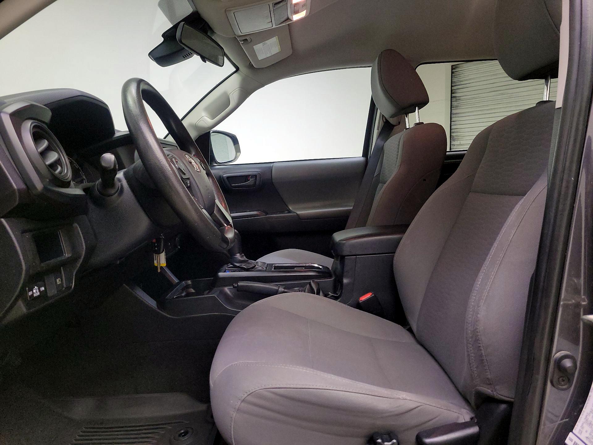 Thumbnail: 2019 Toyota Tacoma - 11