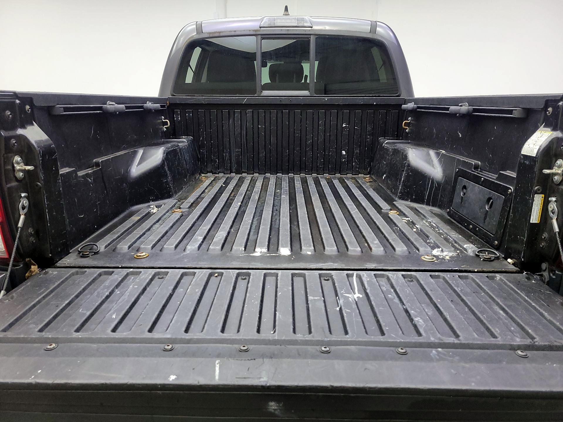 Thumbnail: 2019 Toyota Tacoma - 20