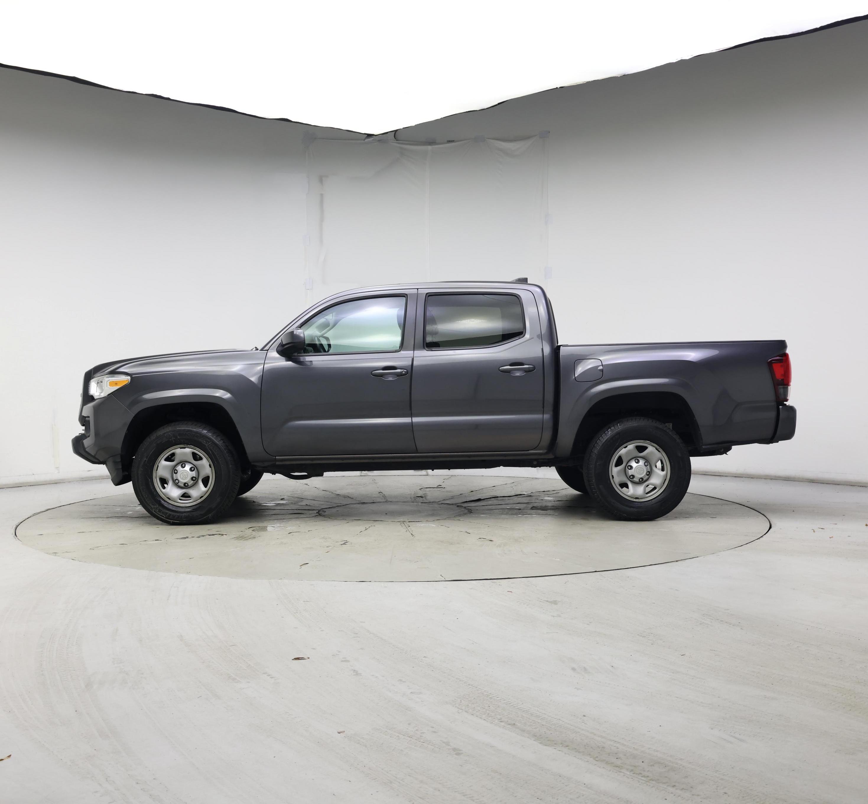 Thumbnail: 2019 Toyota Tacoma - 3