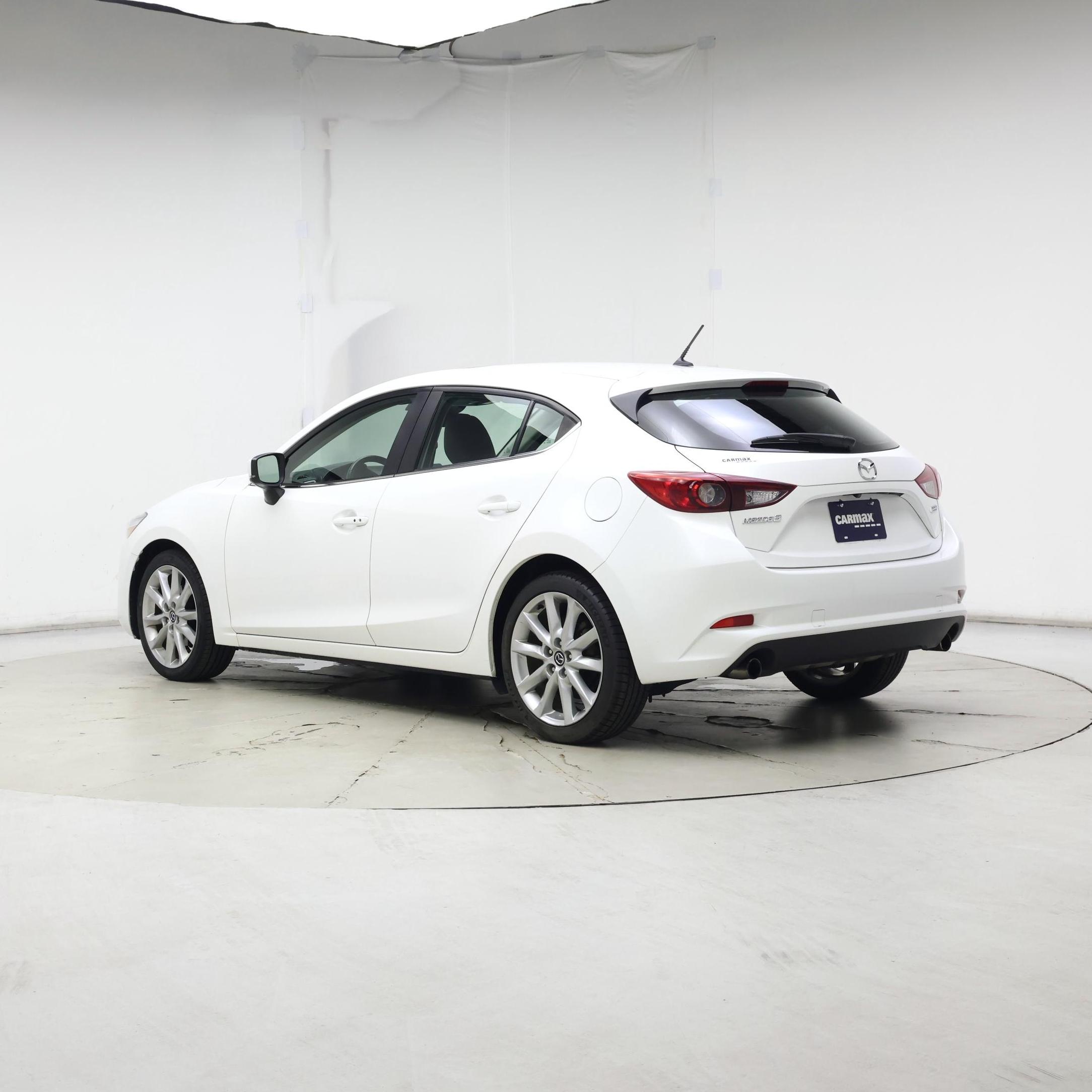 Thumbnail: 2017 Mazda Mazda3 - 2