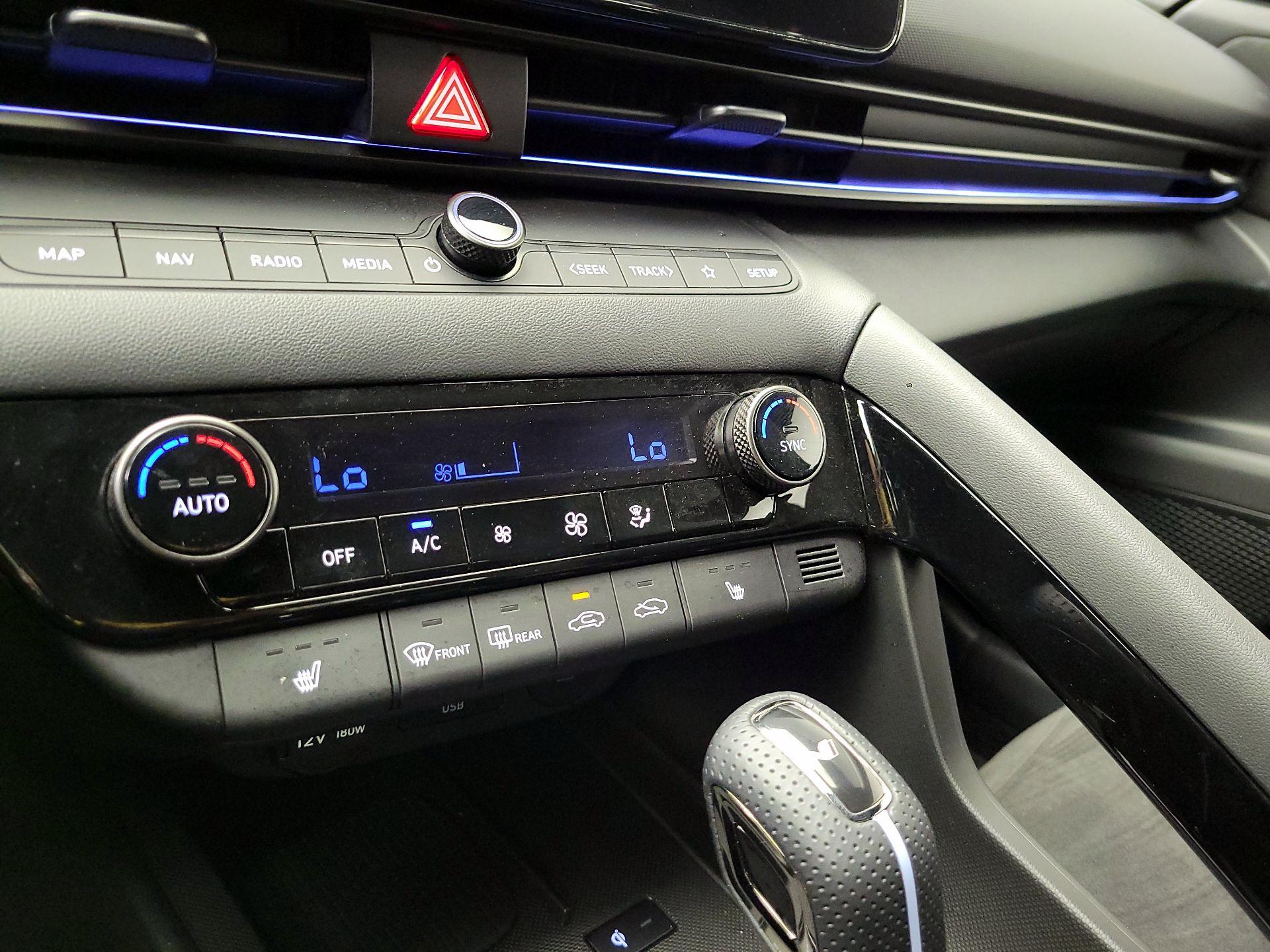 Thumbnail: 2024 Hyundai Elantra - 17