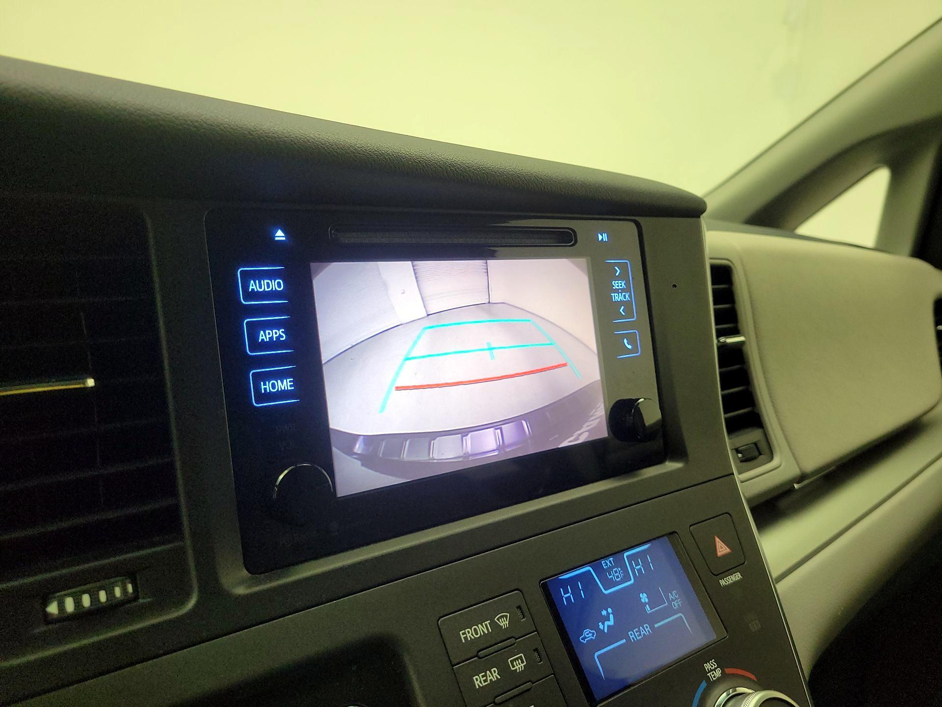 Thumbnail: 2015 Toyota Sienna - 14