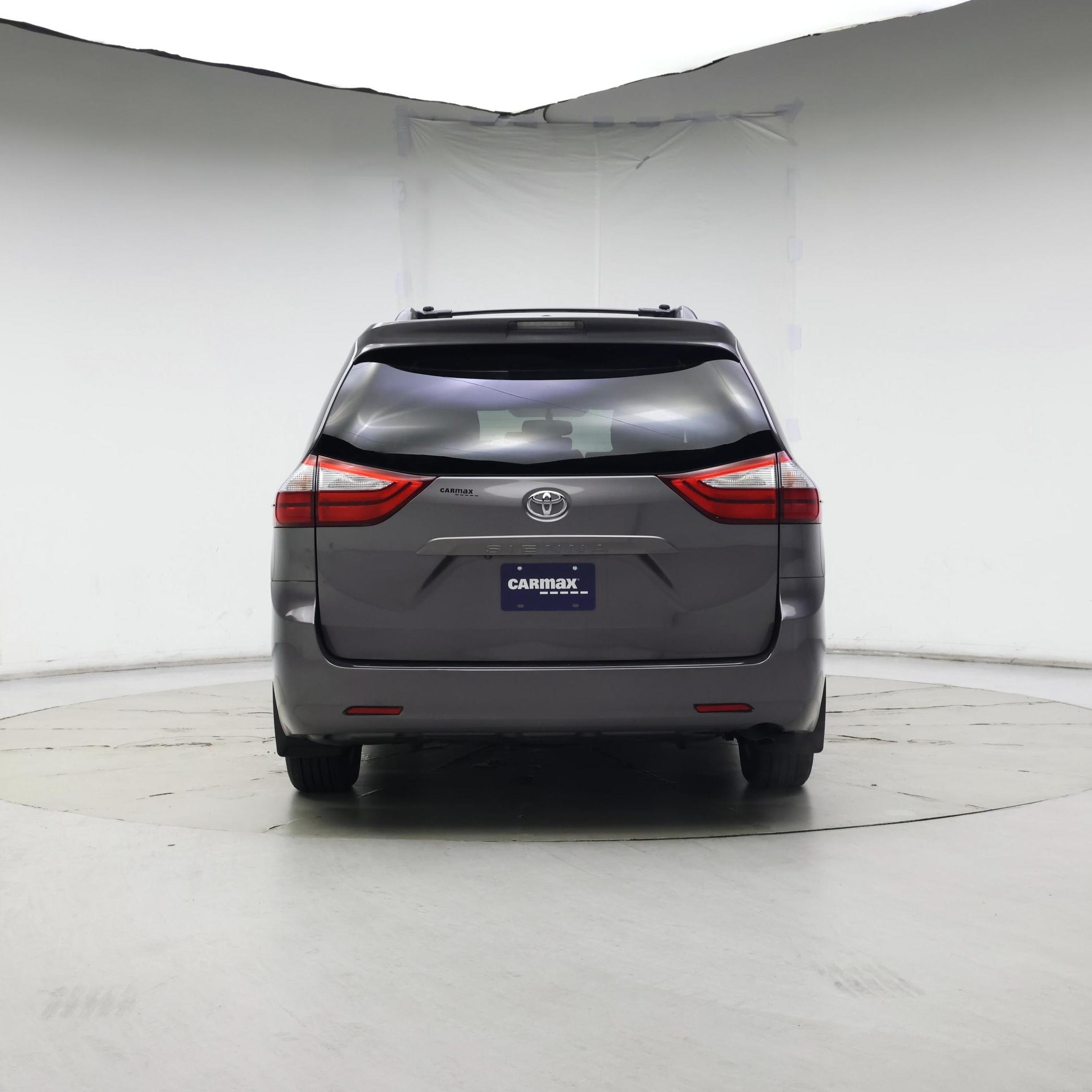 Thumbnail: 2015 Toyota Sienna - 6