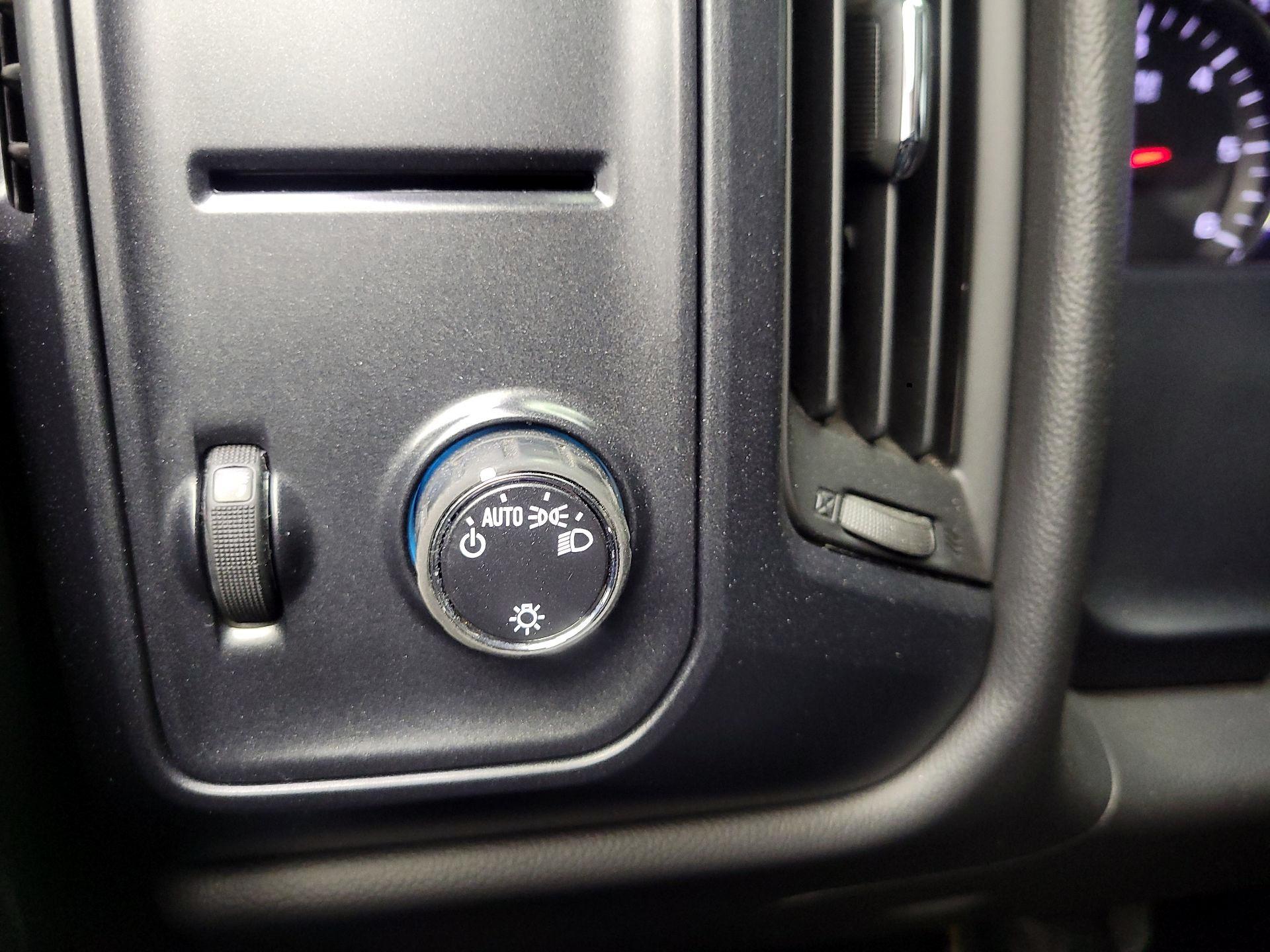 Thumbnail: 2015 Chevrolet Silverado 1500 - 13