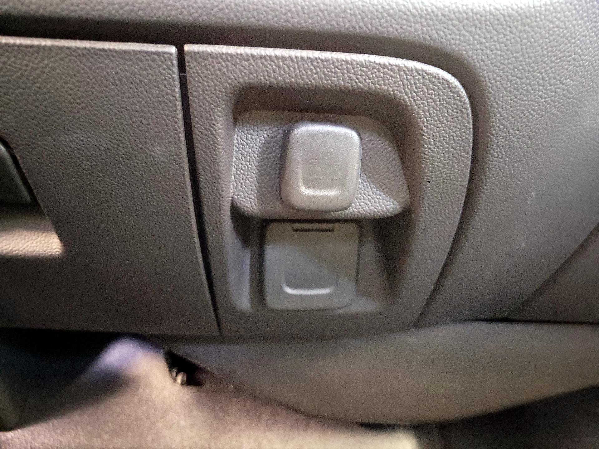 Thumbnail: 2015 Chevrolet Silverado 1500 - 18