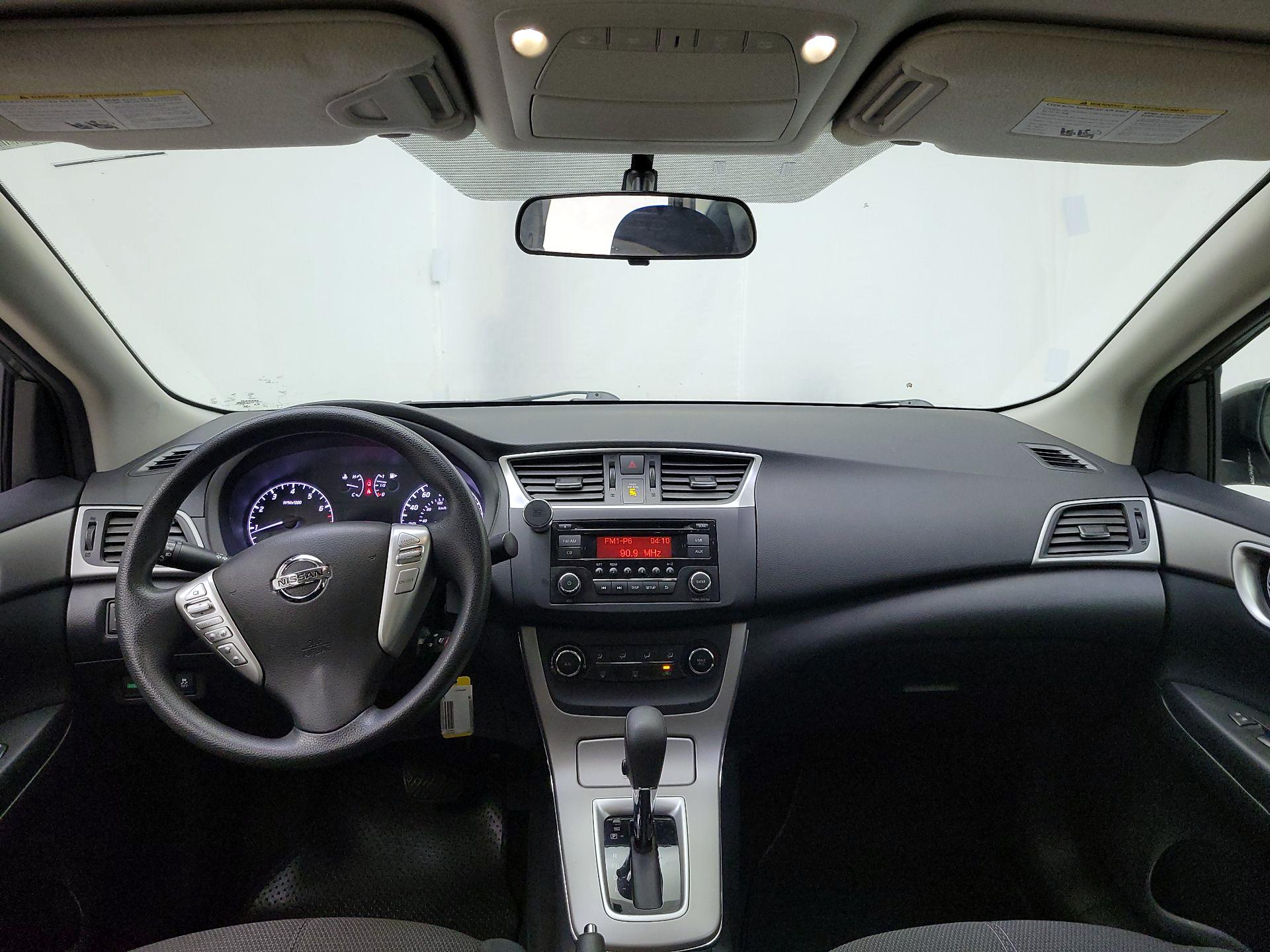 Thumbnail: 2015 Nissan Sentra - 9