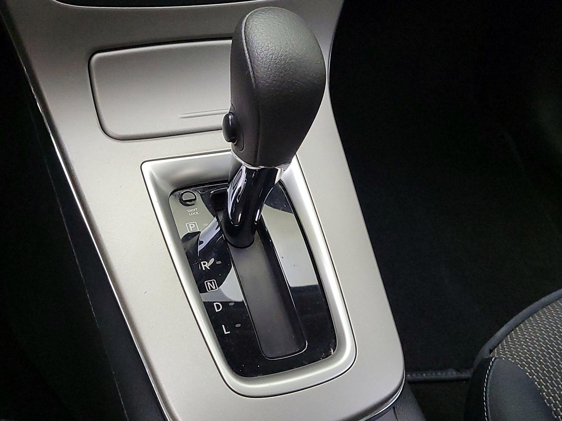 Thumbnail: 2015 Nissan Sentra - 16