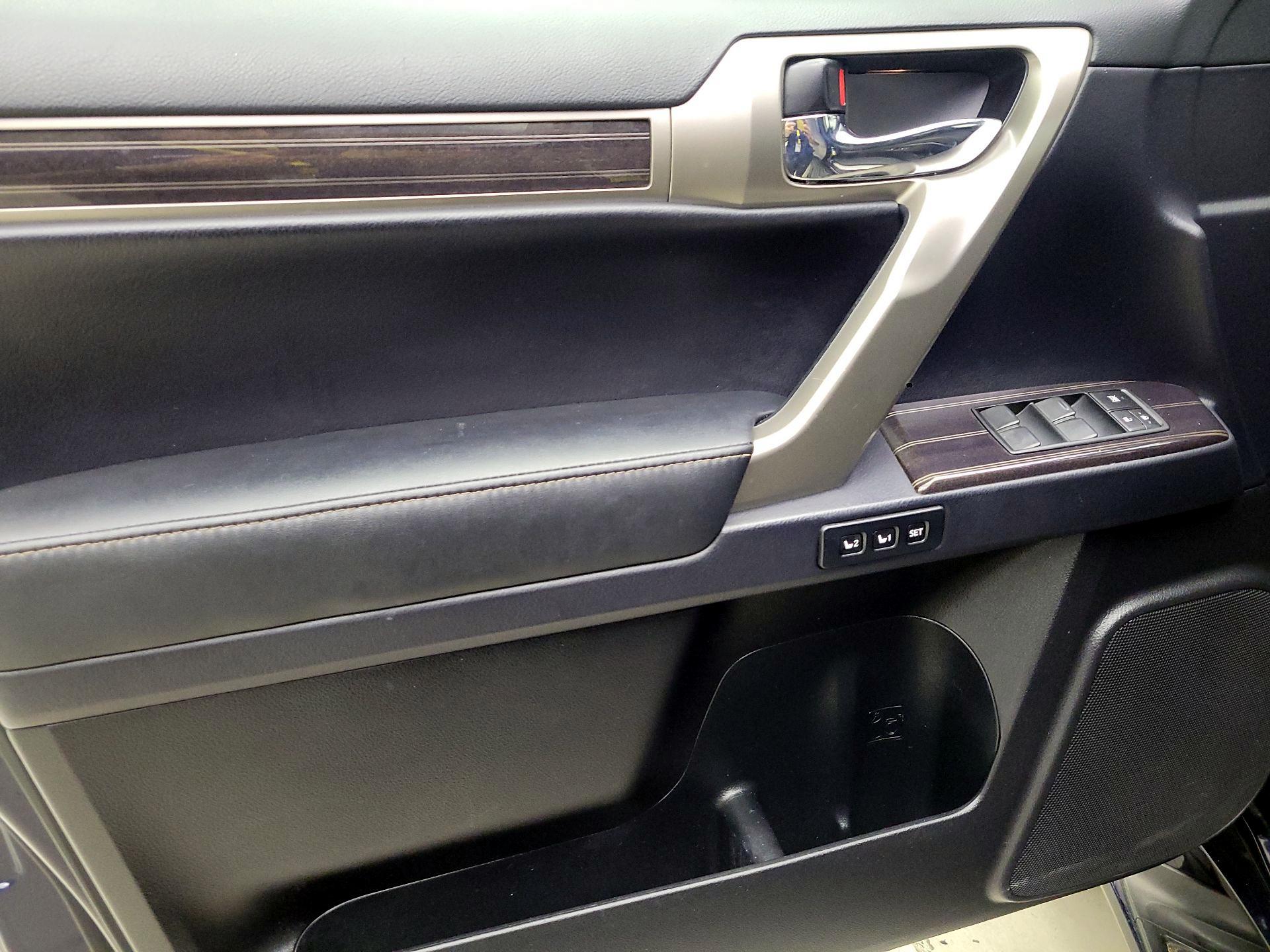 Thumbnail: 2021 Lexus GX - 12