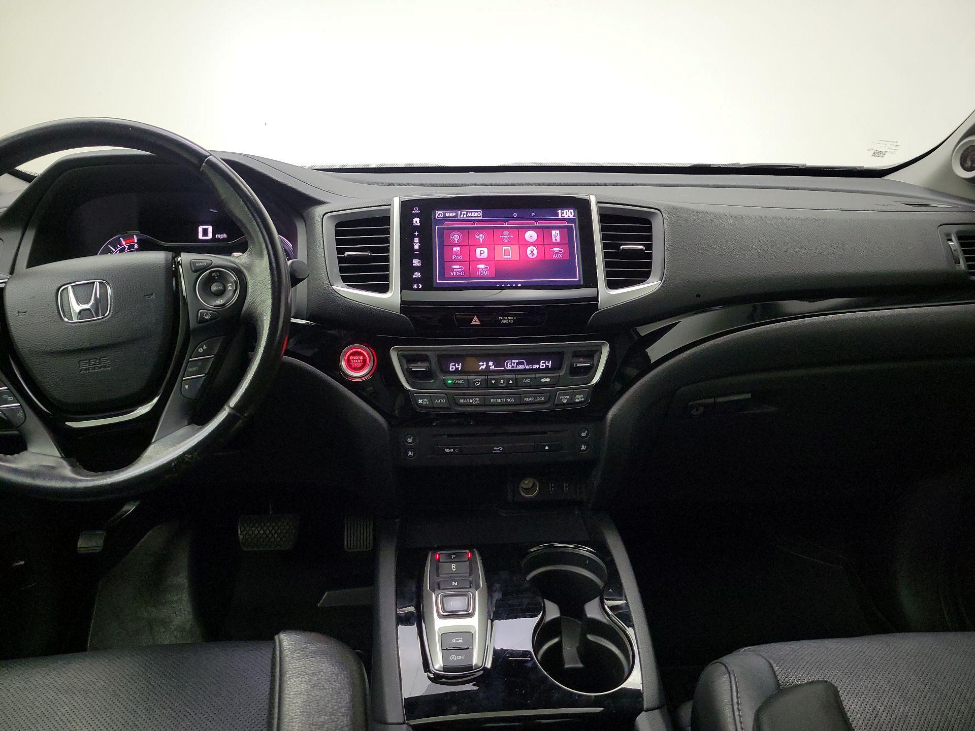 Thumbnail: 2017 Honda Pilot - 9