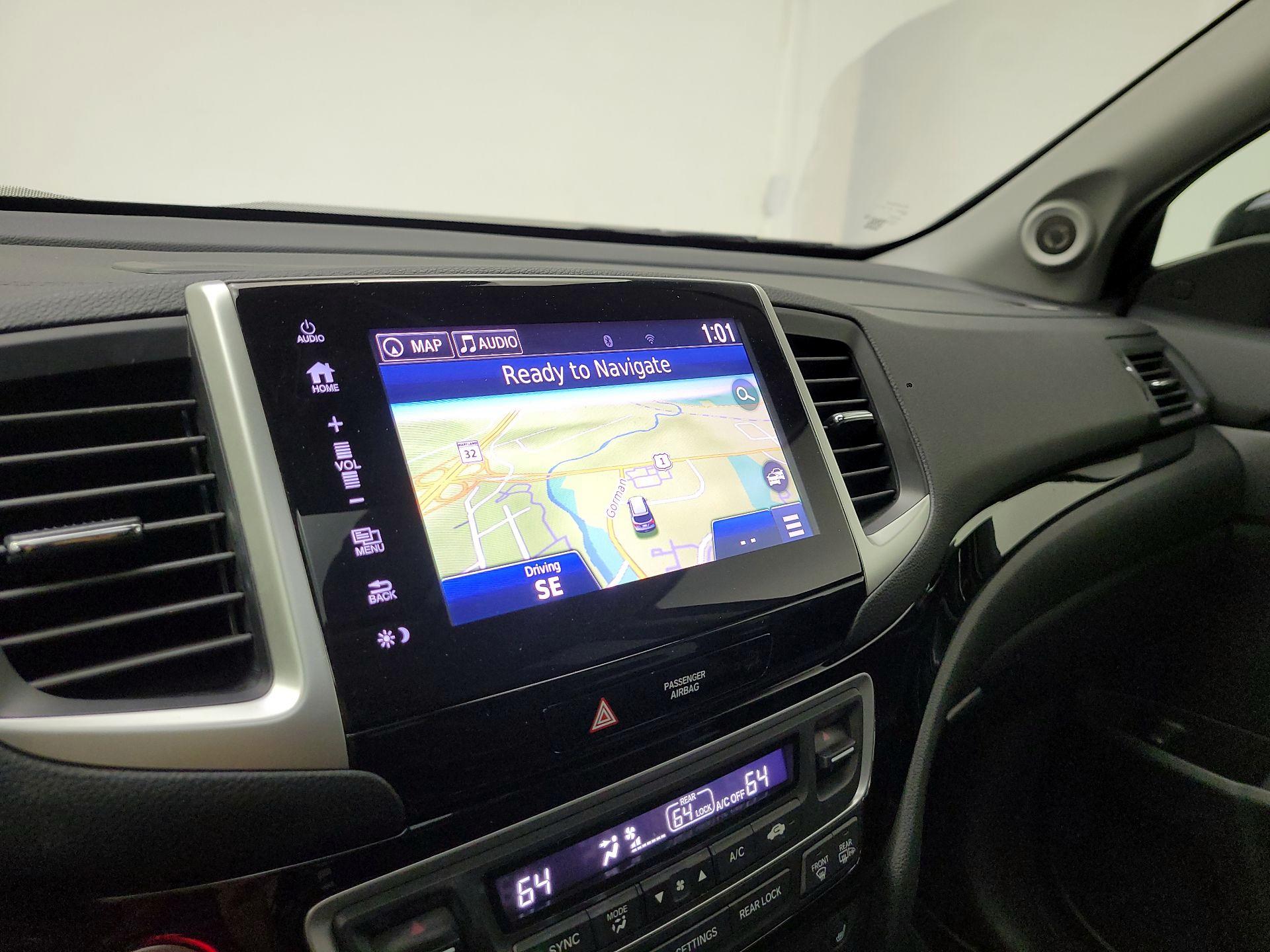 Thumbnail: 2017 Honda Pilot - 14