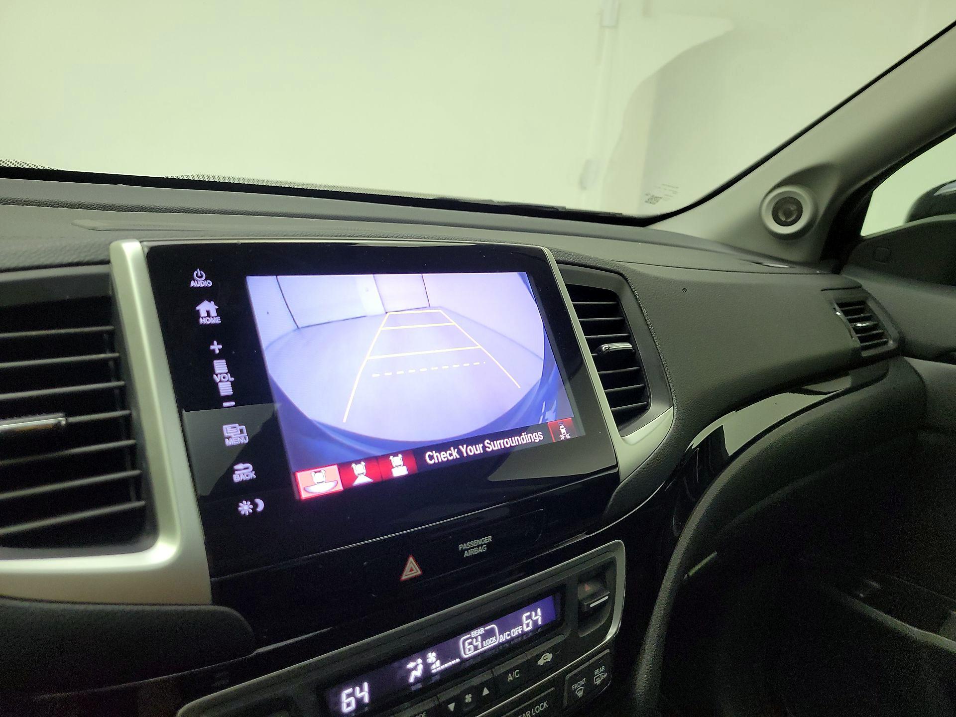Thumbnail: 2017 Honda Pilot - 15
