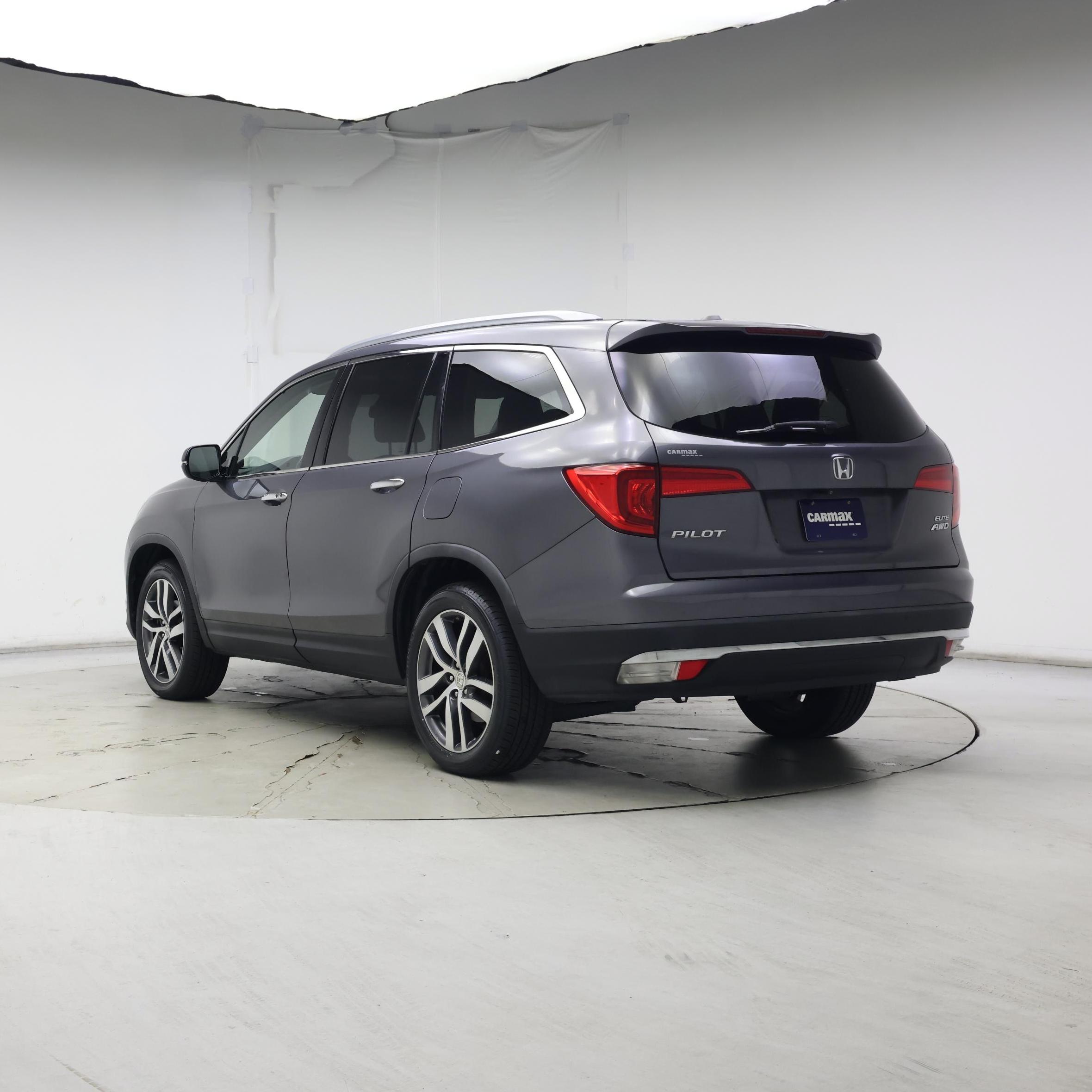 Thumbnail: 2017 Honda Pilot - 2