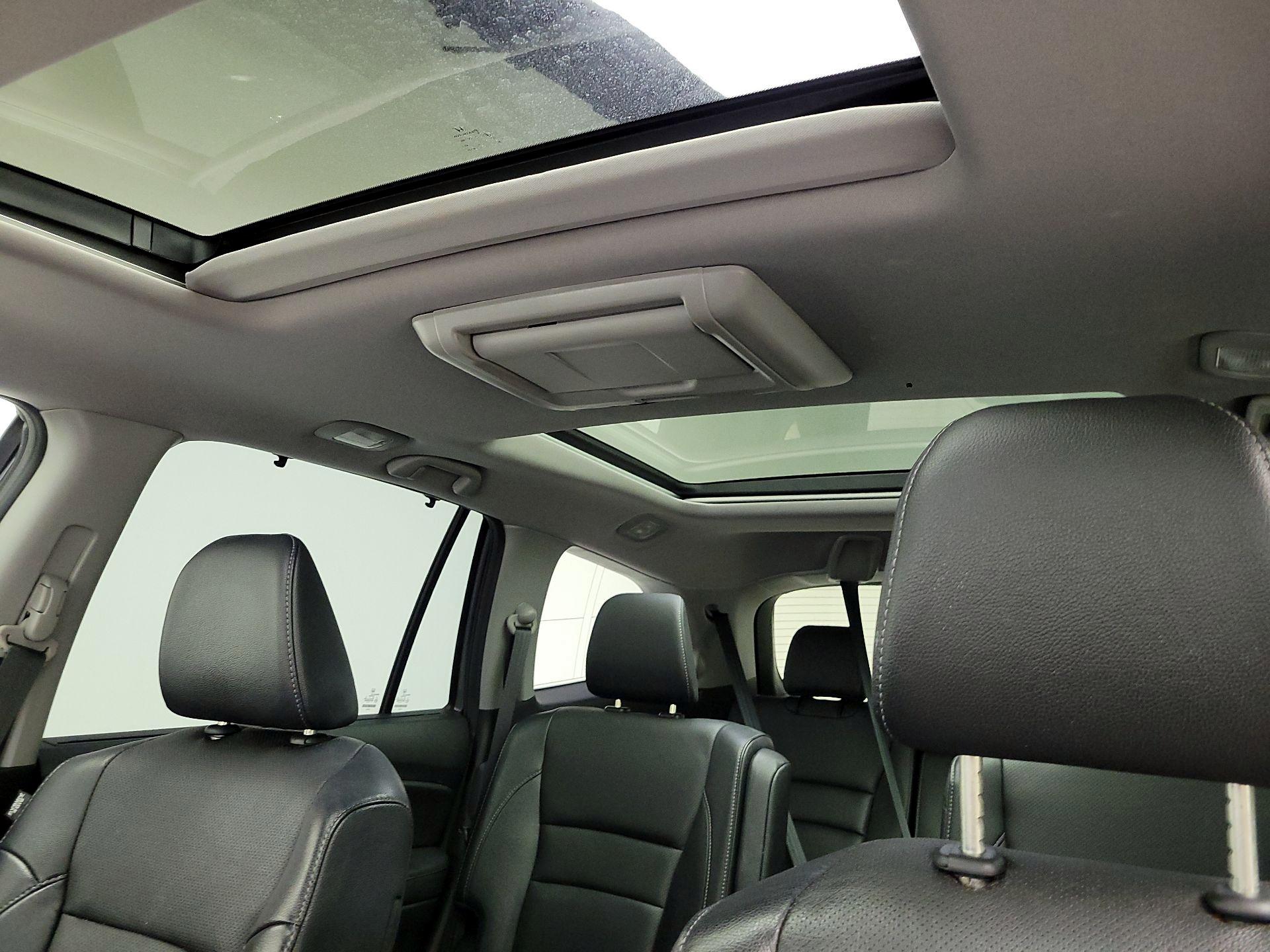 Thumbnail: 2017 Honda Pilot - 20