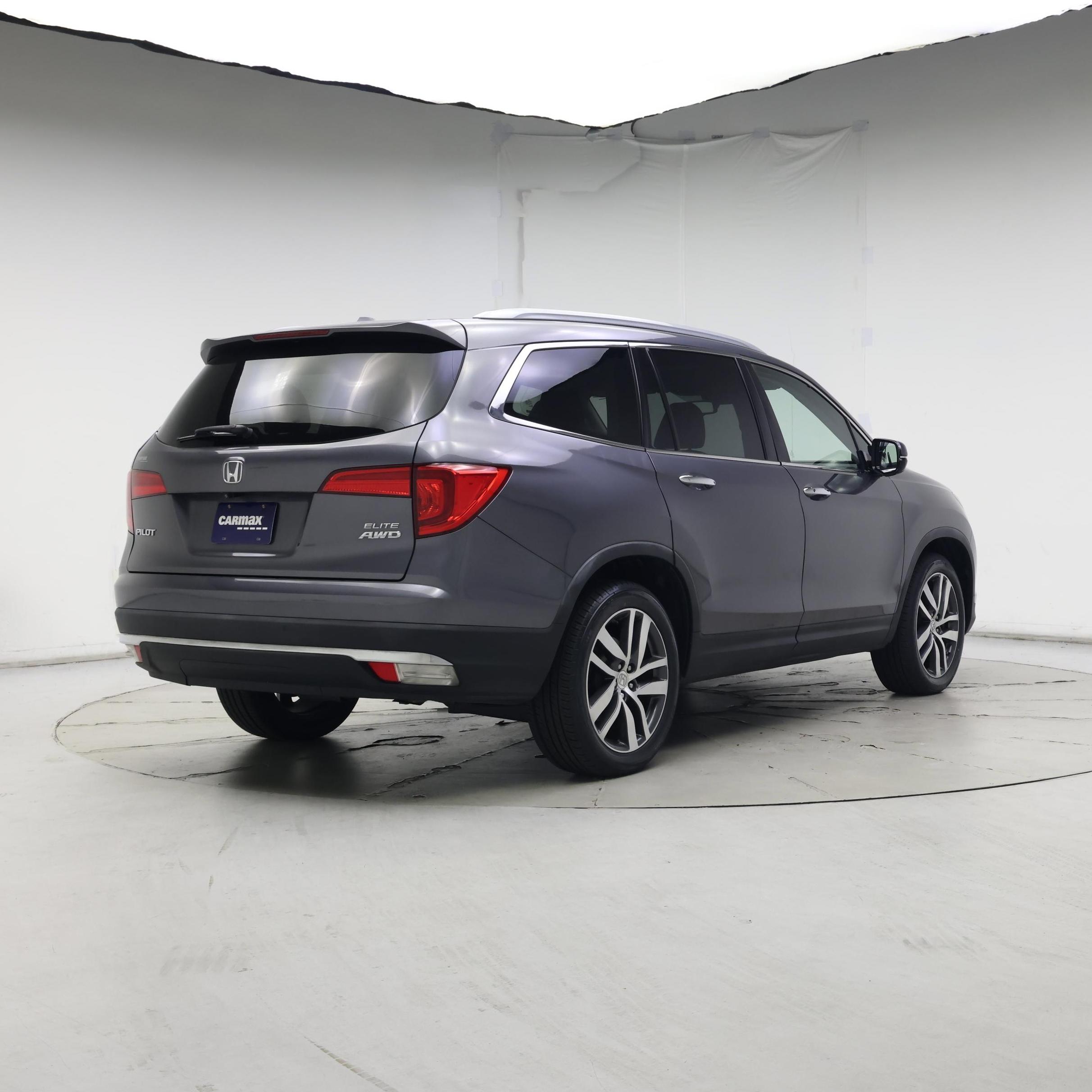 Thumbnail: 2017 Honda Pilot - 8