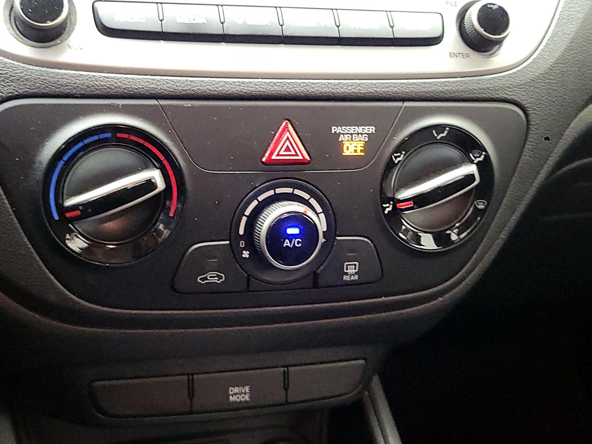 Thumbnail: 2020 Hyundai Accent - 16