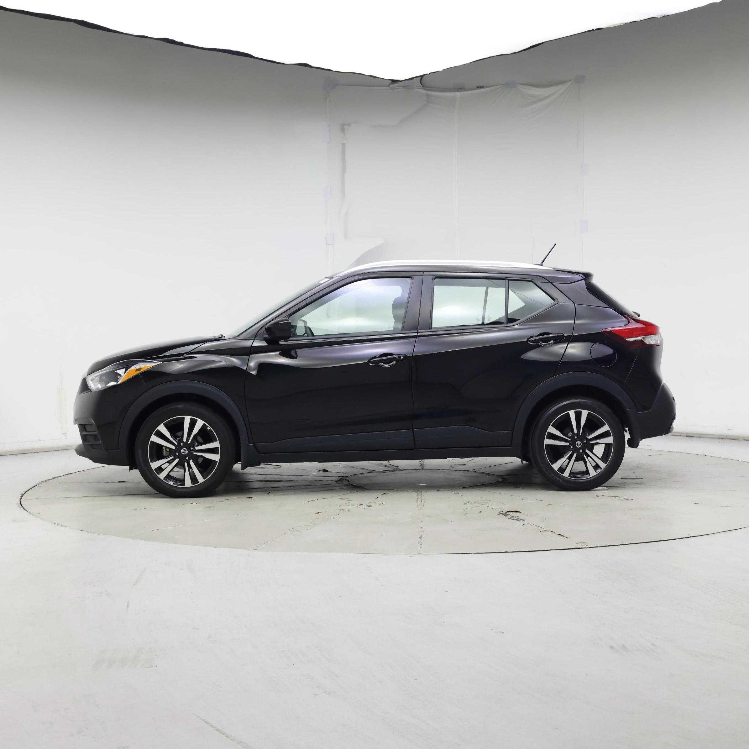 Thumbnail: 2020 Nissan Kicks - 3